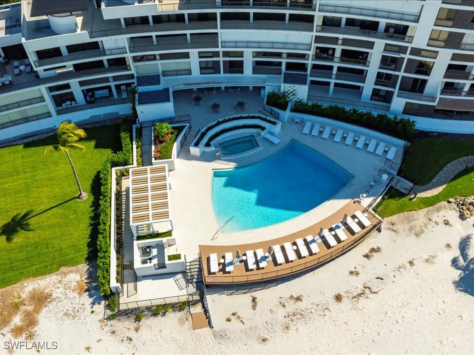 Property Slideshow image 36 of 39 | 2386 gulf shore blvd n # 104, Naples, FL, 34103