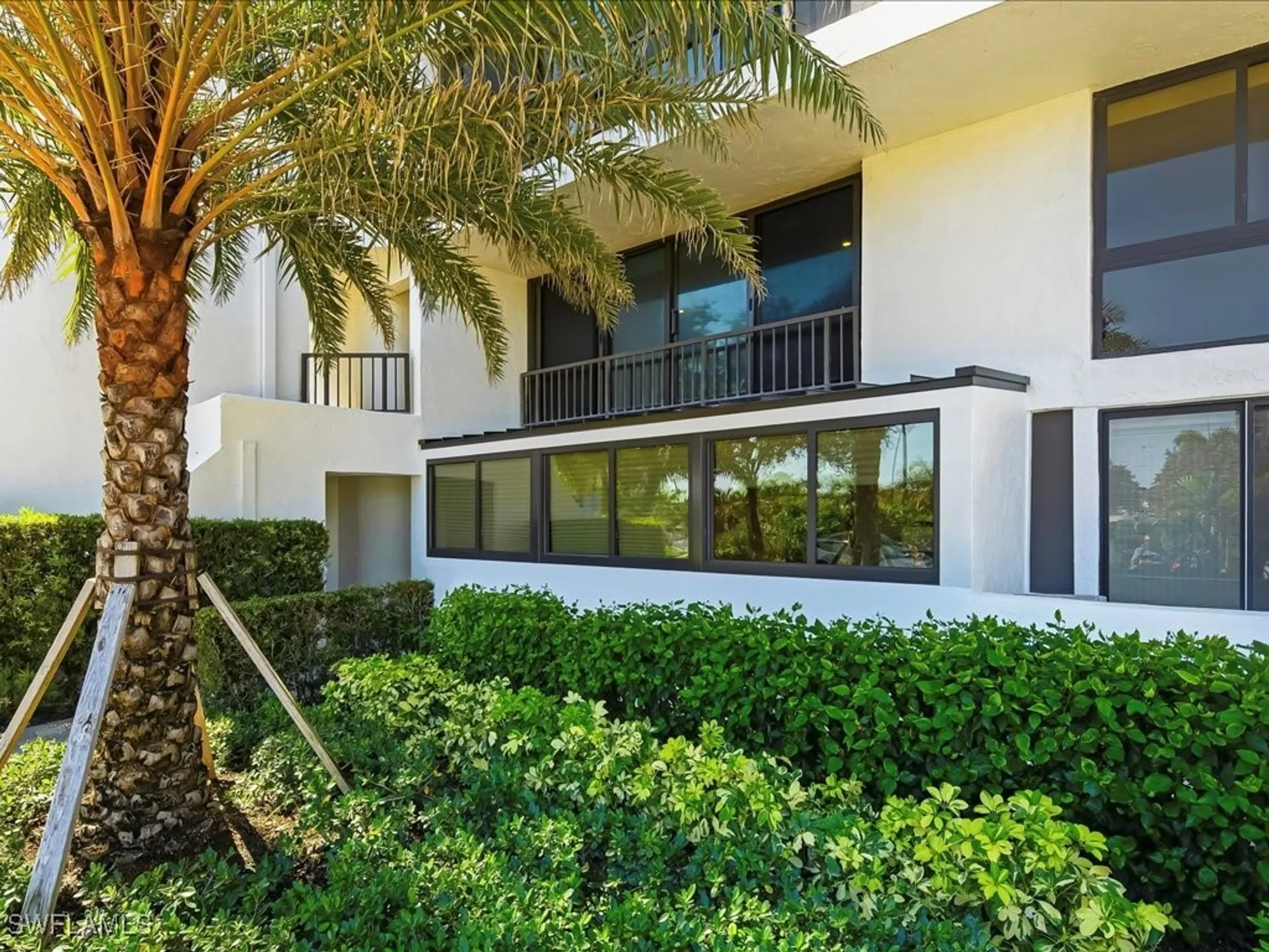 Property Slideshow image 31 of 39 | 2386 gulf shore blvd n # 104, Naples, FL, 34103