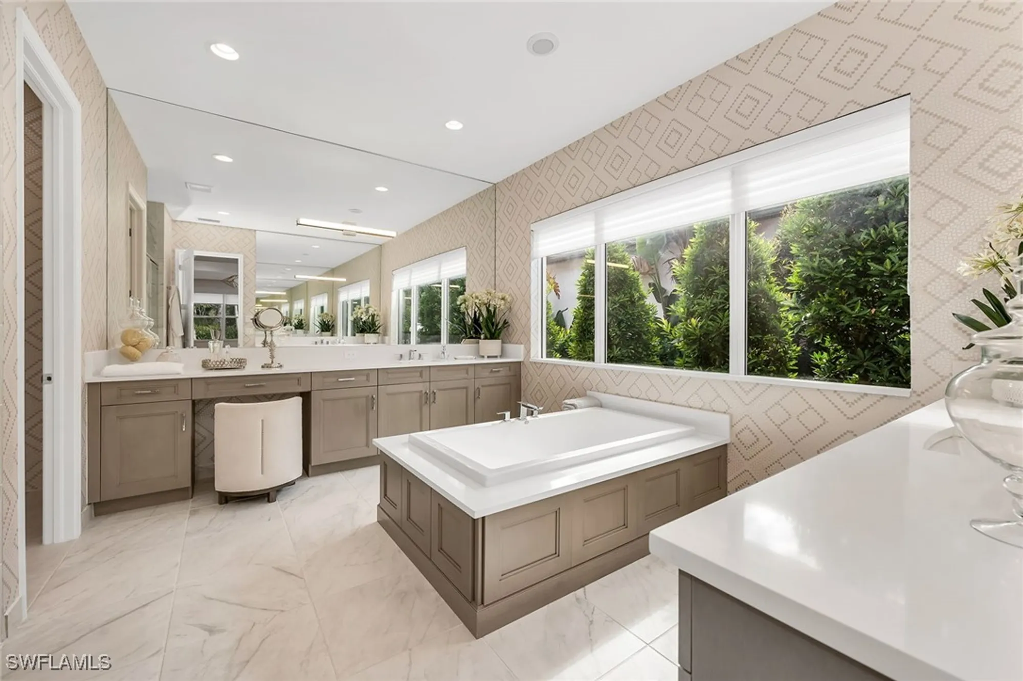 Property Slideshow image 23 of 44 | 11241 daphne ct, Naples, FL, 34120