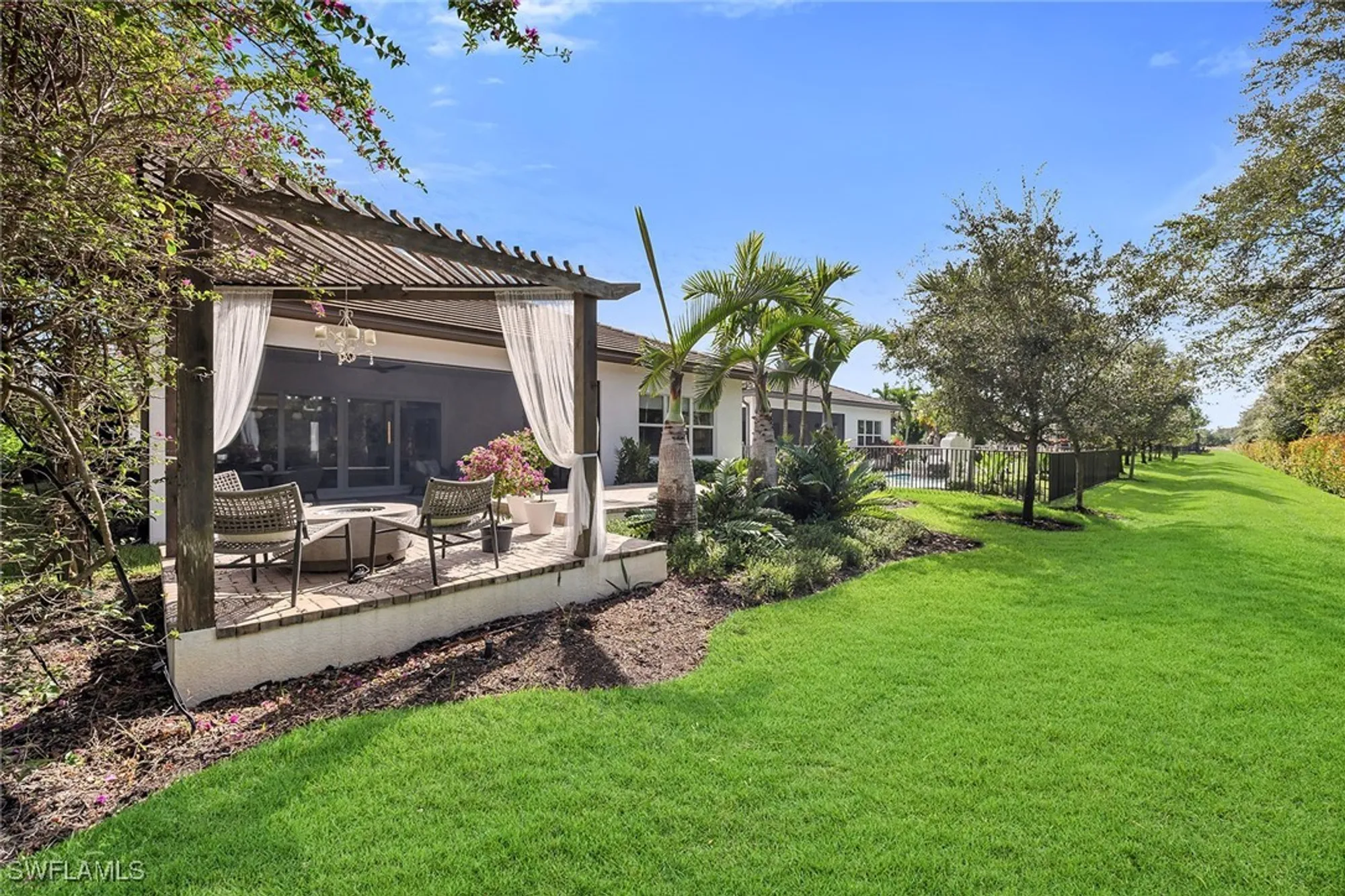 Property Slideshow image 36 of 44 | 11241 daphne ct, Naples, FL, 34120