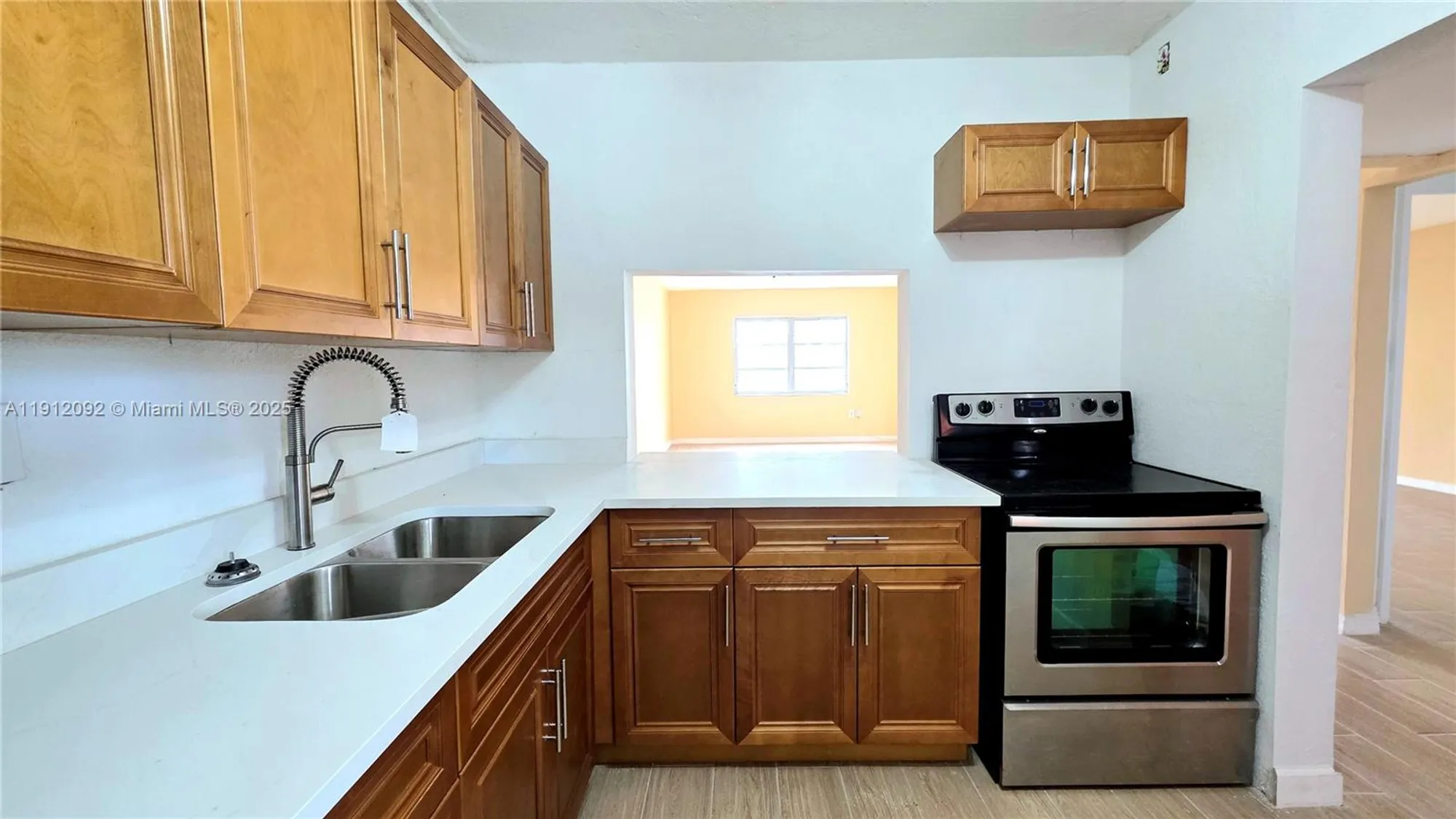 Property Slideshow image 6 of 14 | 18900 ne 3rd ct apt 520, Miami, FL, 33179