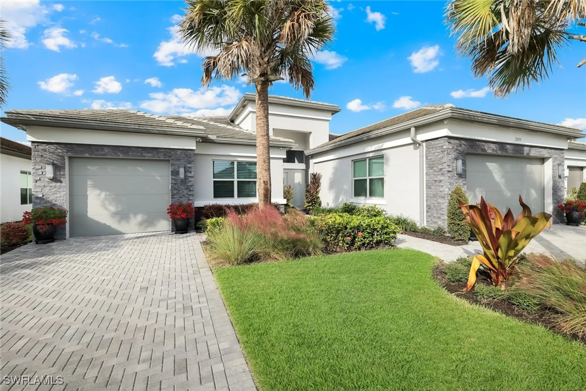 Property Slideshow image 1 of 50 | 12033 azalea way, Naples, FL, 34120
