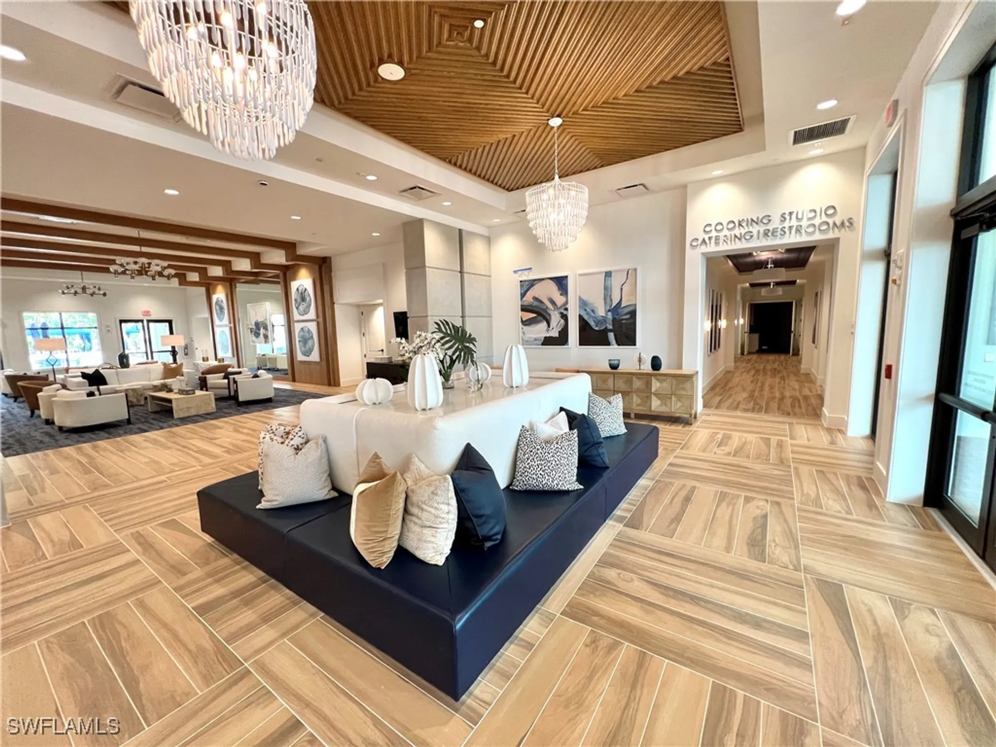 Property Slideshow image 35 of 50 | 12033 azalea way, Naples, FL, 34120