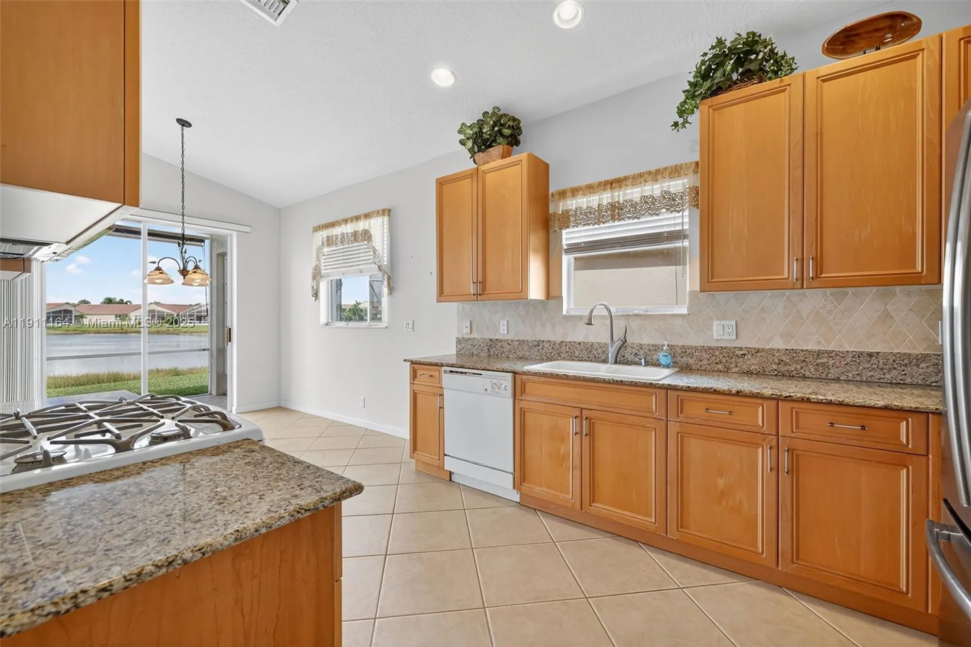 Property Slideshow image 18 of 47 | 339 nw shoreline cir, Port St Lucie, FL, 34986