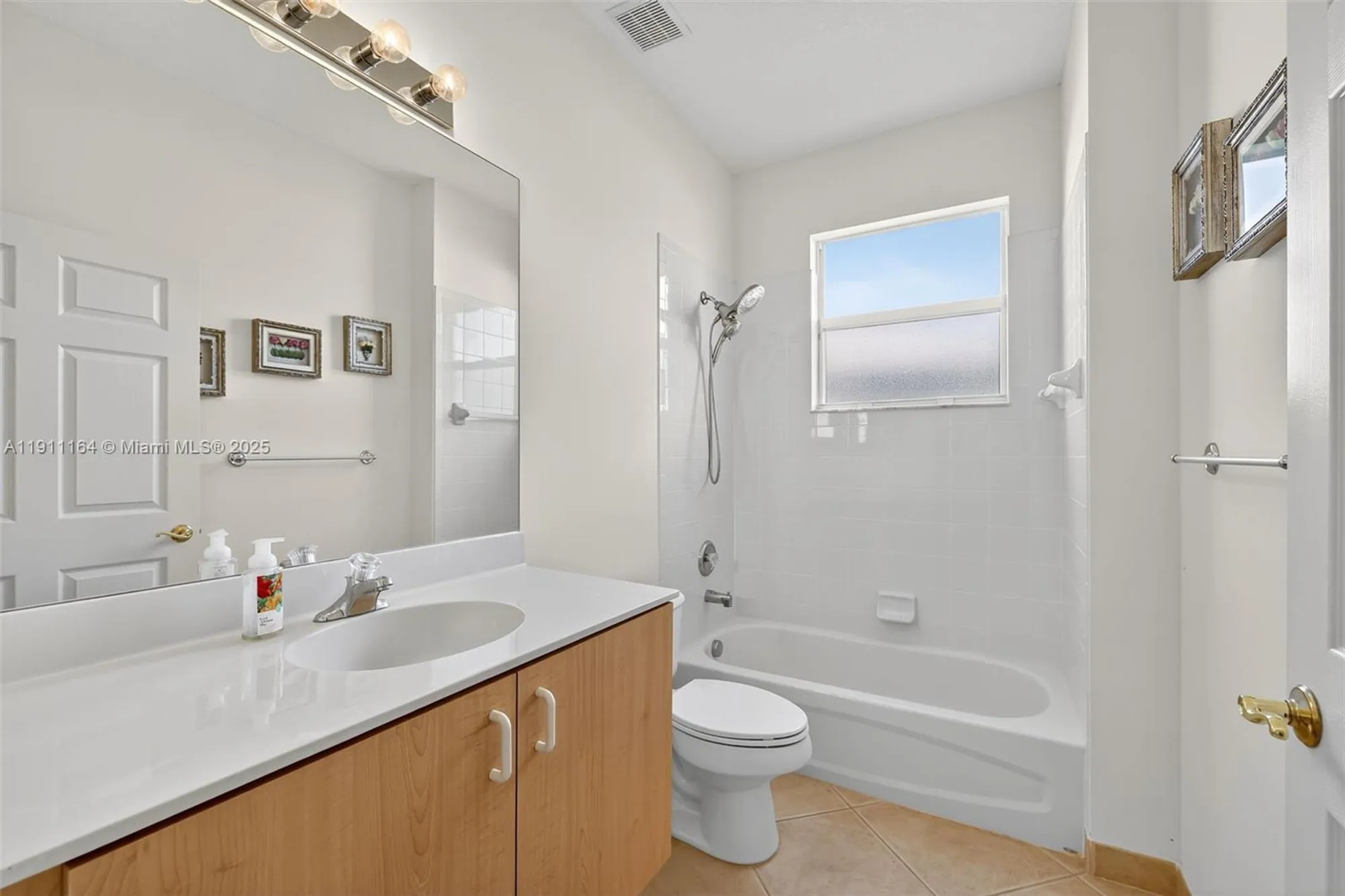 Property Slideshow image 32 of 47 | 339 nw shoreline cir, Port St Lucie, FL, 34986