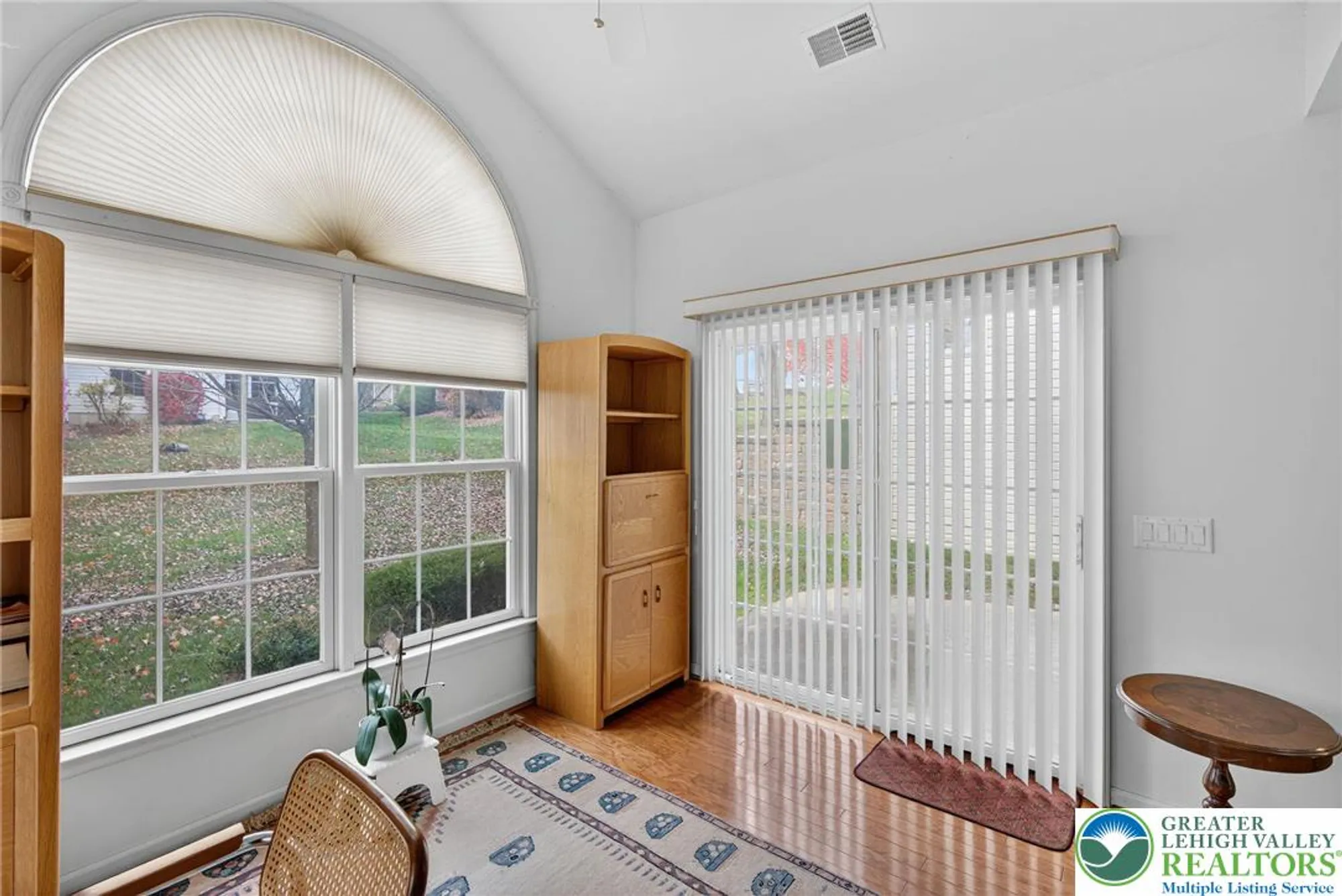 Property Slideshow image 14 of 21 | 8 kent ln, Palmer Twp, PA, 18045