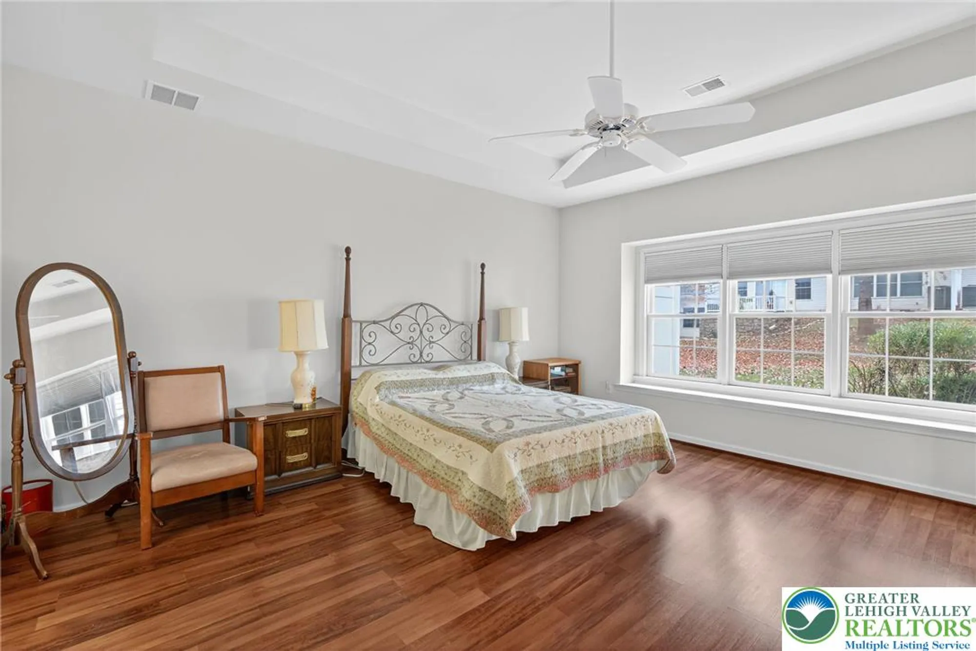 Property Slideshow image 15 of 21 | 8 kent ln, Palmer Twp, PA, 18045