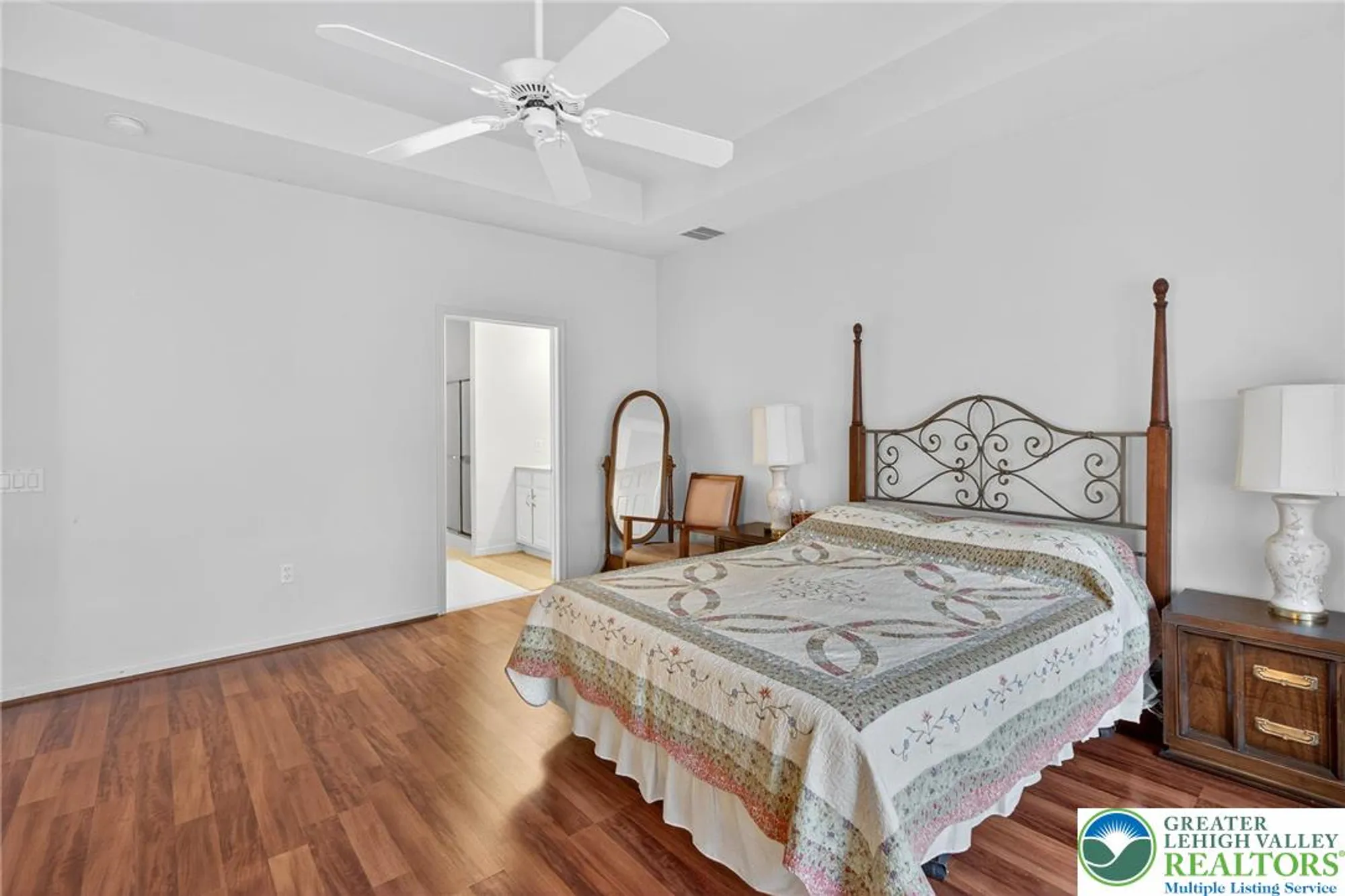 Property Slideshow image 16 of 21 | 8 kent ln, Palmer Twp, PA, 18045