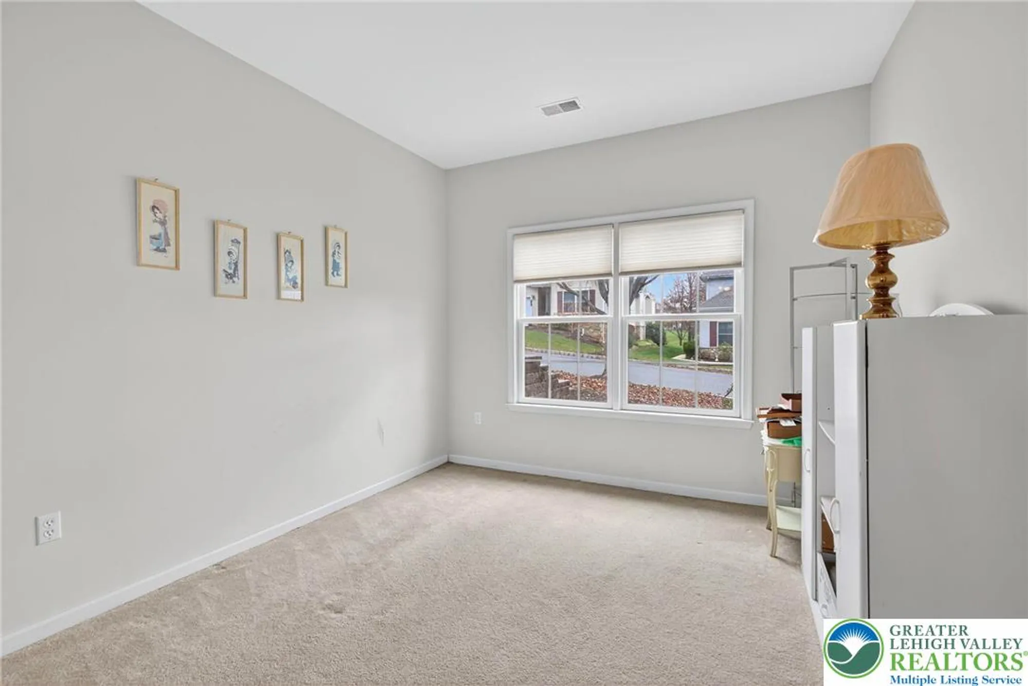Property Slideshow image 19 of 21 | 8 kent ln, Palmer Twp, PA, 18045