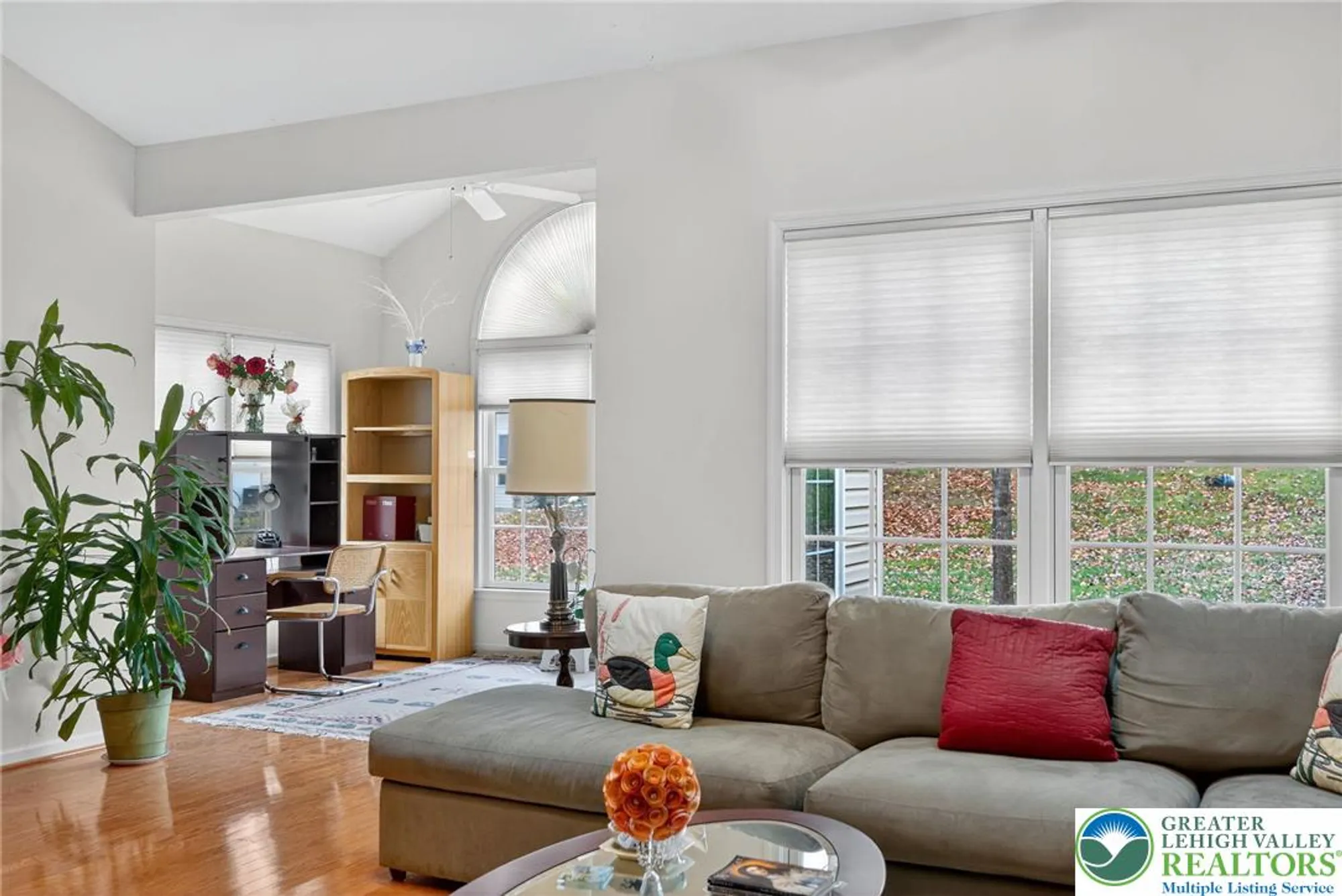 Property Slideshow image 11 of 21 | 8 kent ln, Palmer Twp, PA, 18045