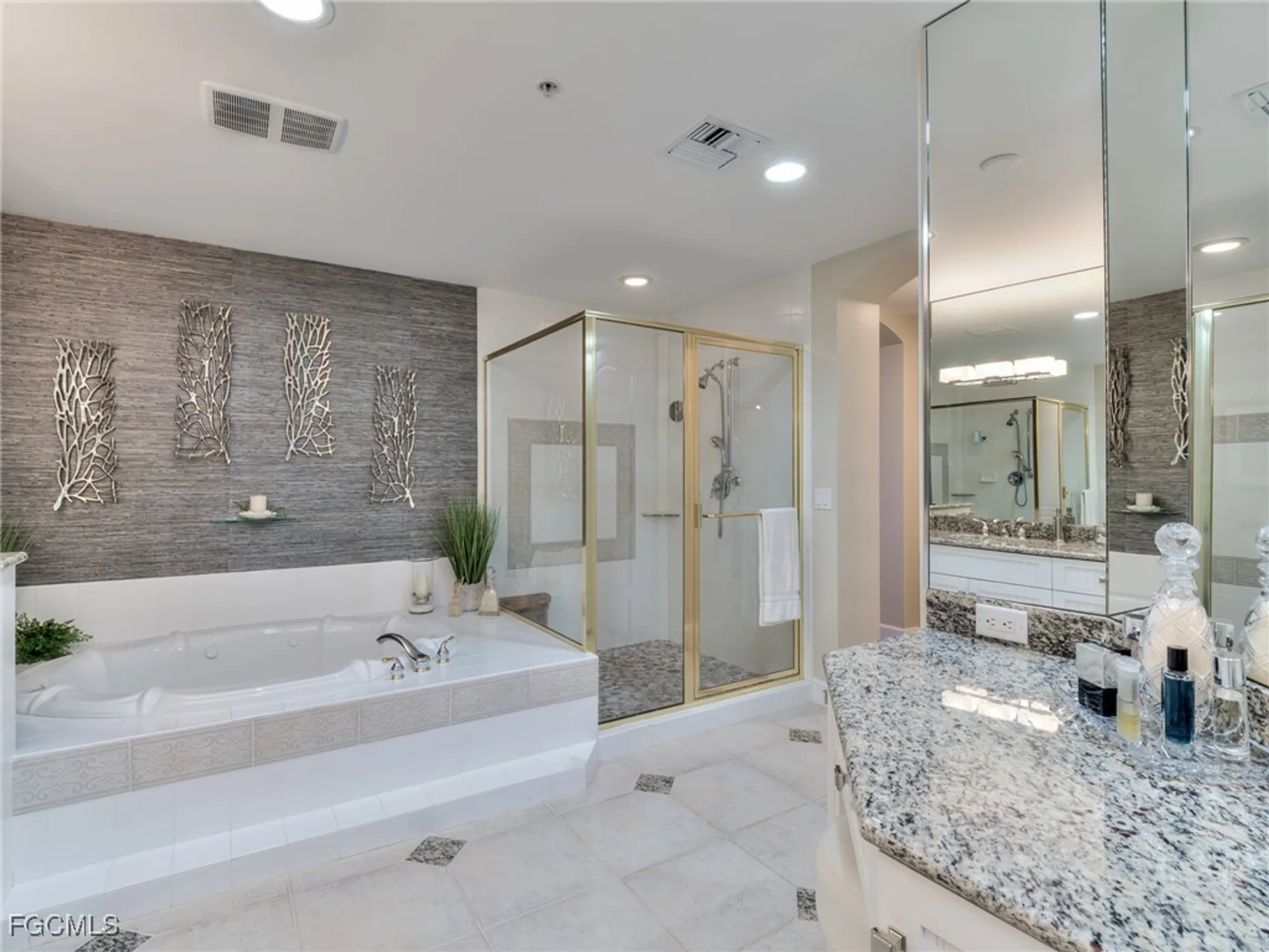 Property Slideshow image 15 of 47 | 11620 court of palms 605, Fort Myers, FL, 33908
