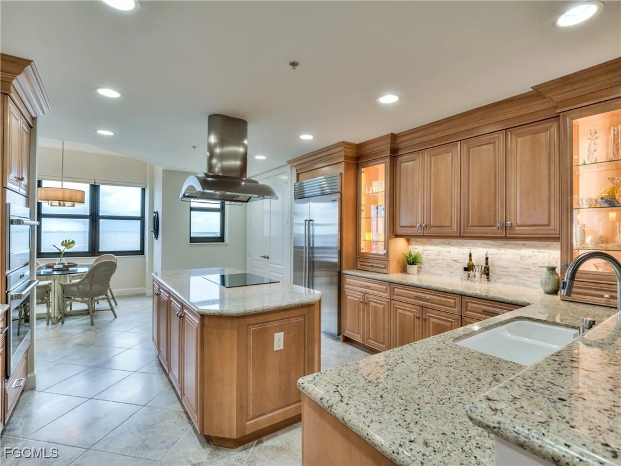Property Slideshow image 6 of 47 | 11620 court of palms 605, Fort Myers, FL, 33908