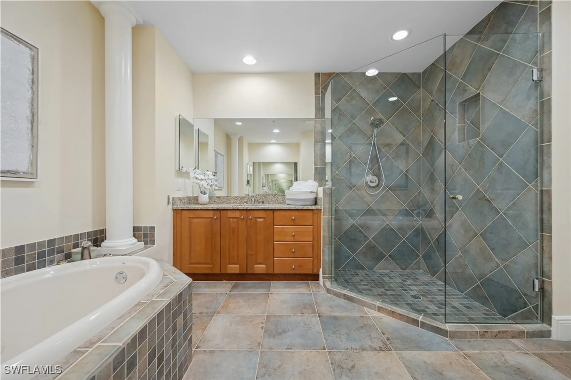 Property Slideshow image 16 of 30 | 3765 montreux ln # 1-101, Naples, FL, 34114
