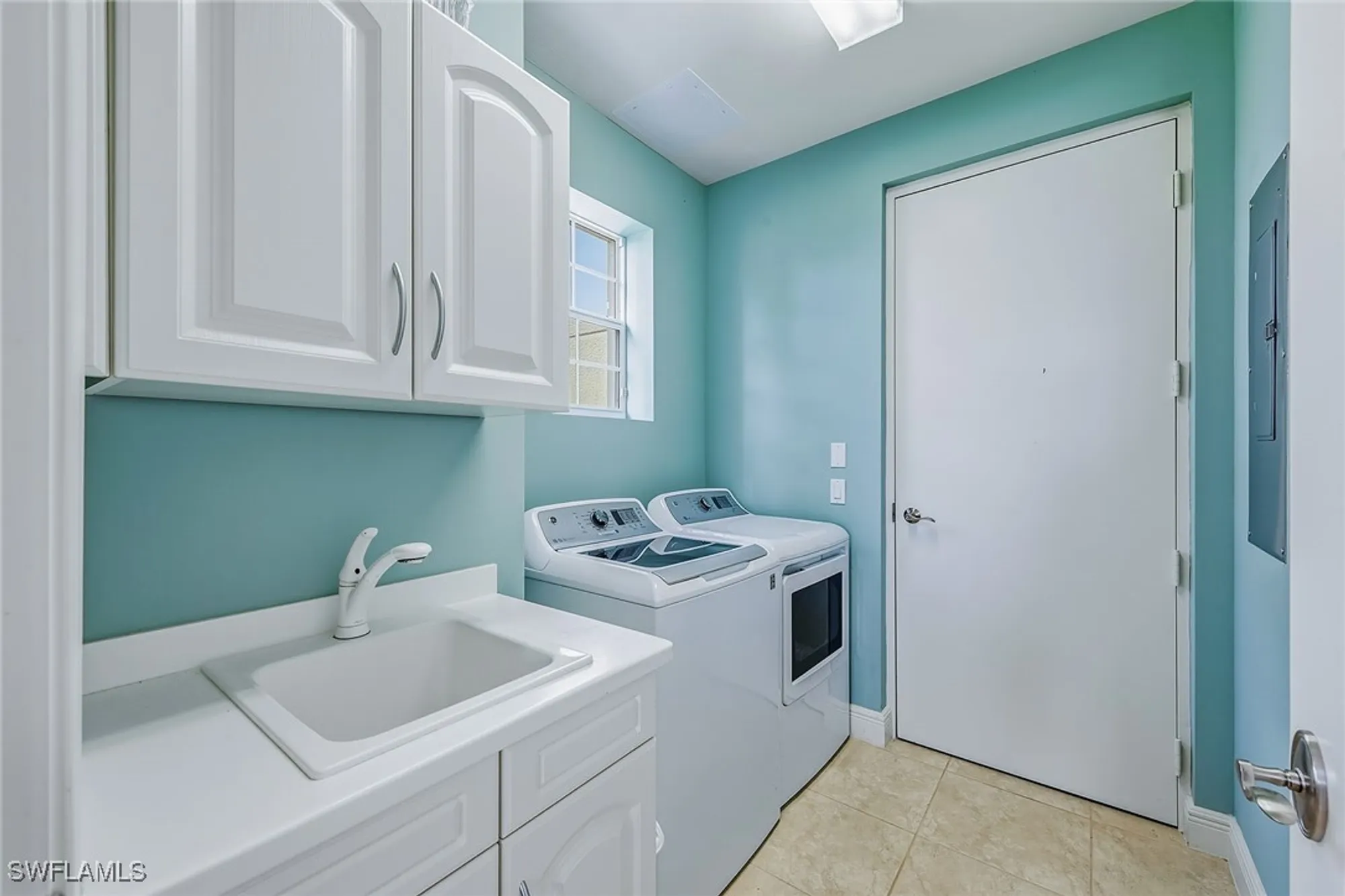 Property Slideshow image 23 of 33 | 558 avellino isles cir apt 14102, Naples, FL, 34119