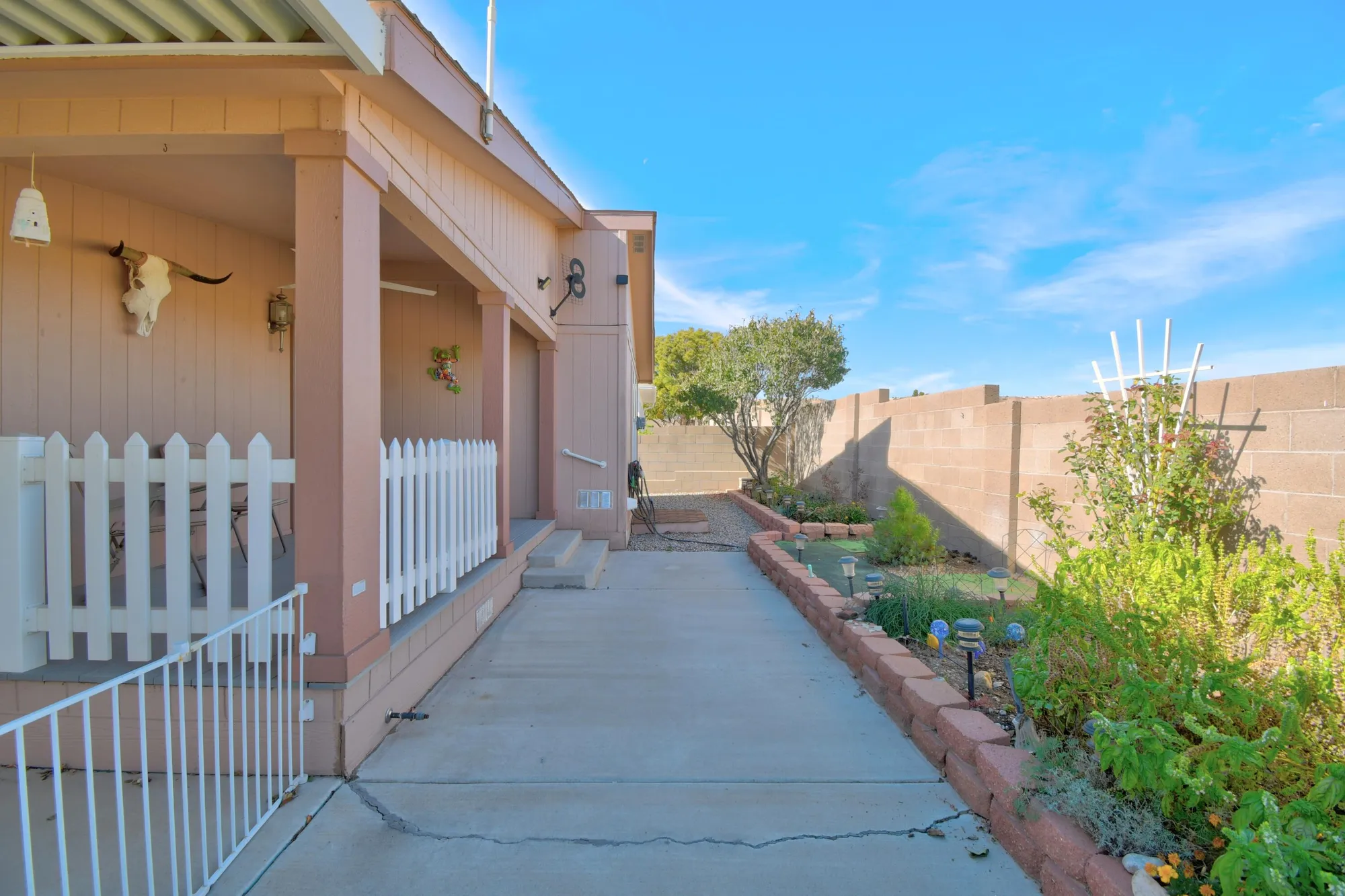 Property Slideshow image 20 of 34 | 144 sunrise bluffs dr, Belen, NM, 87002