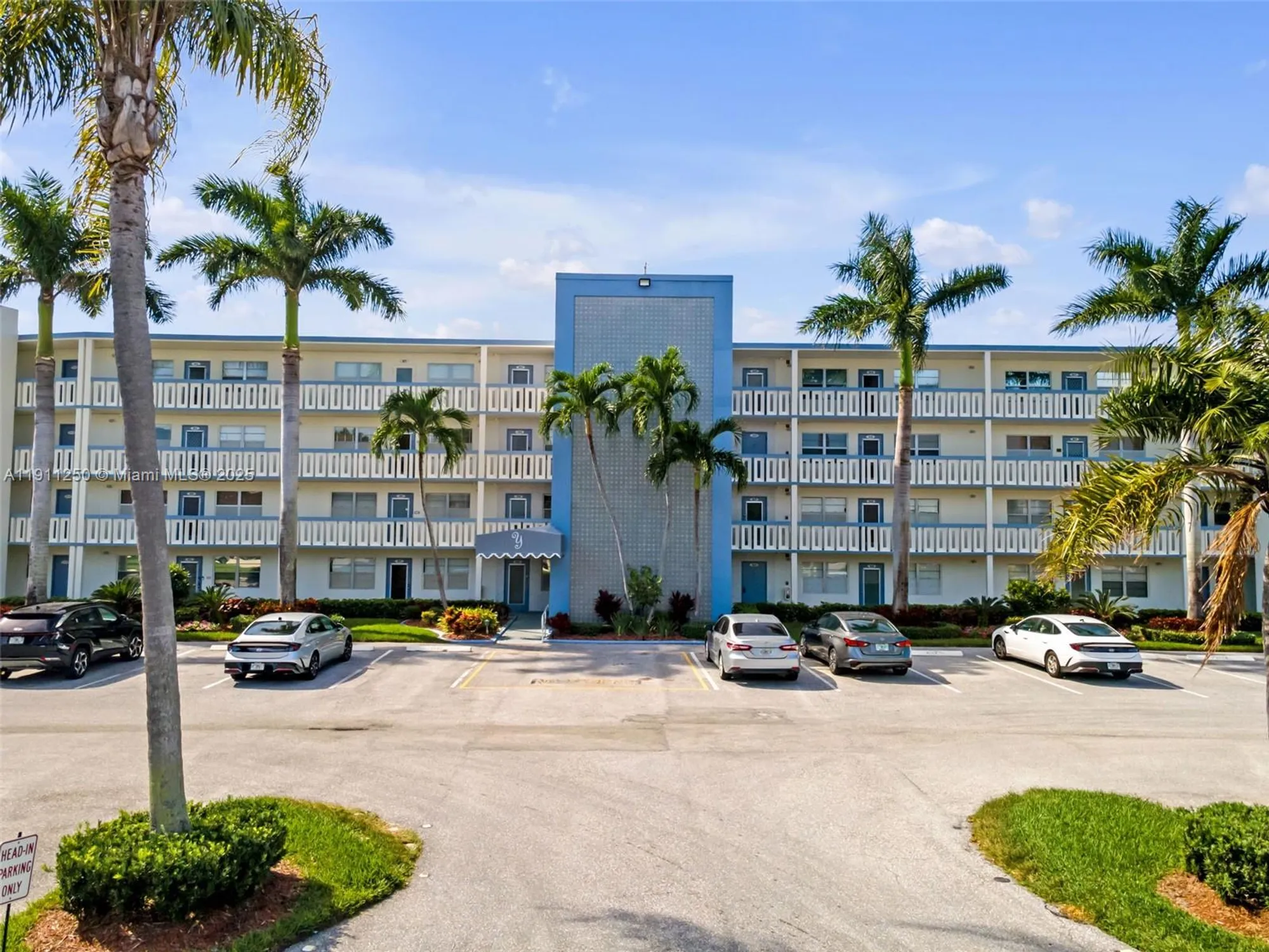 Property Slideshow image 1 of 31 | 4025 yarmouth b # 4025, Boca Raton, FL, 33434