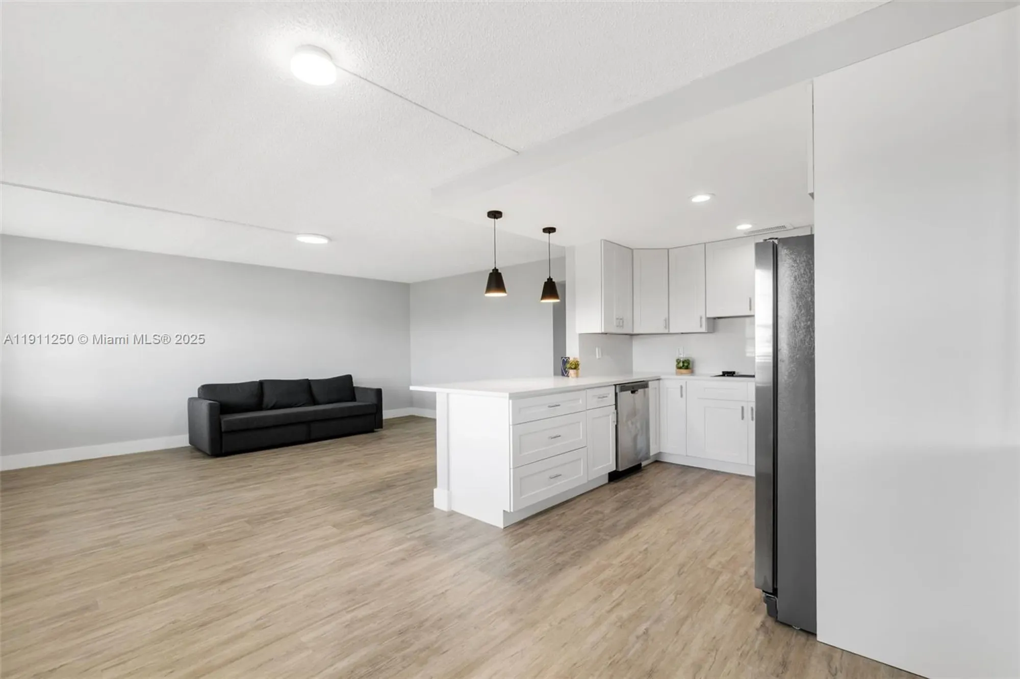 Property Slideshow image 5 of 31 | 4025 yarmouth b # 4025, Boca Raton, FL, 33434