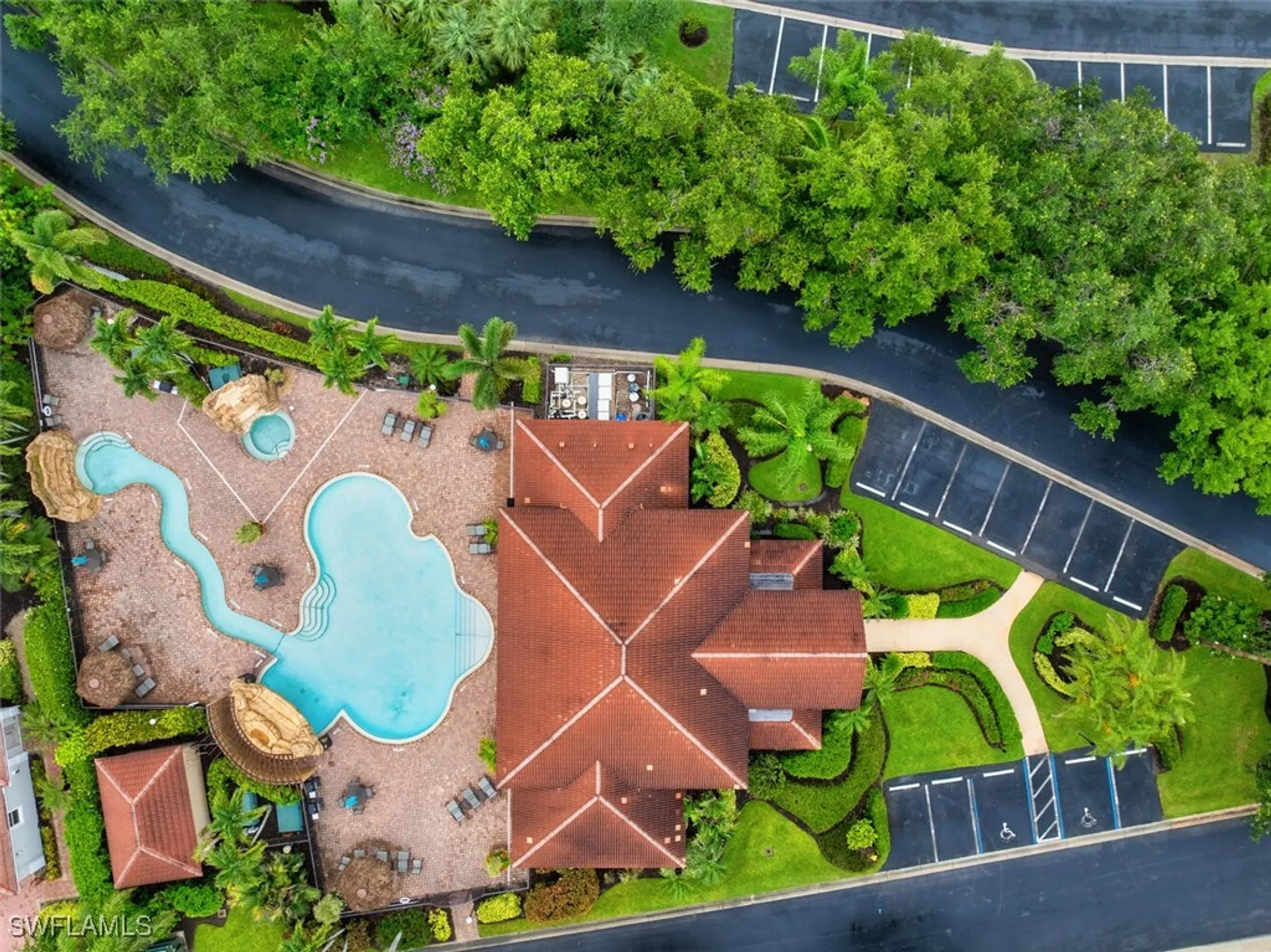 Property Slideshow image 22 of 29 | 612 el camino real unit 101, Naples, FL, 34119