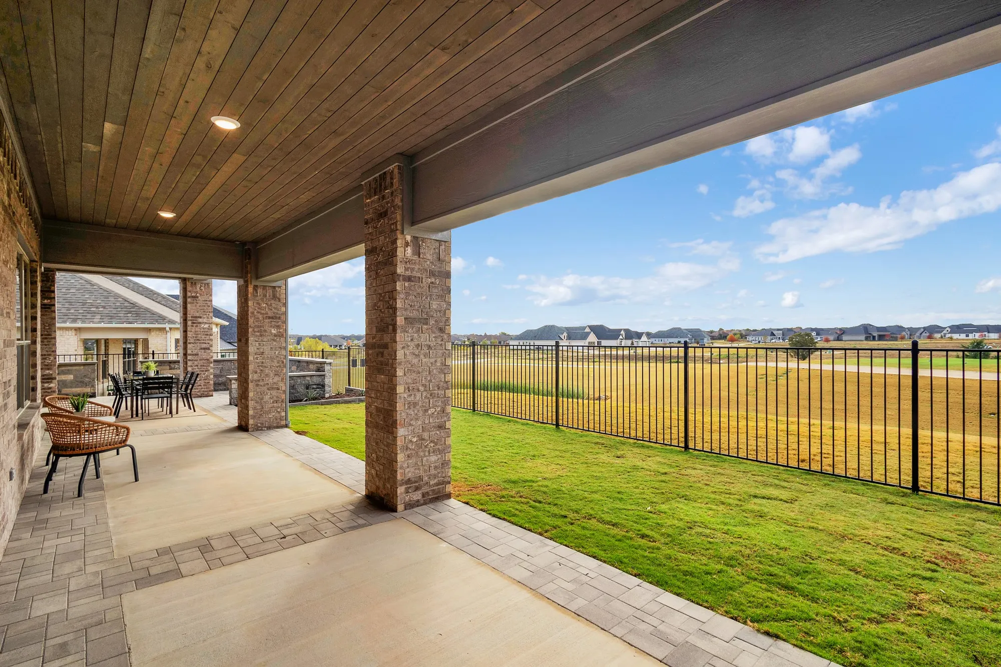 Property Slideshow image 29 of 31 | 10309 drinkwater dr, Denton, TX, 76207