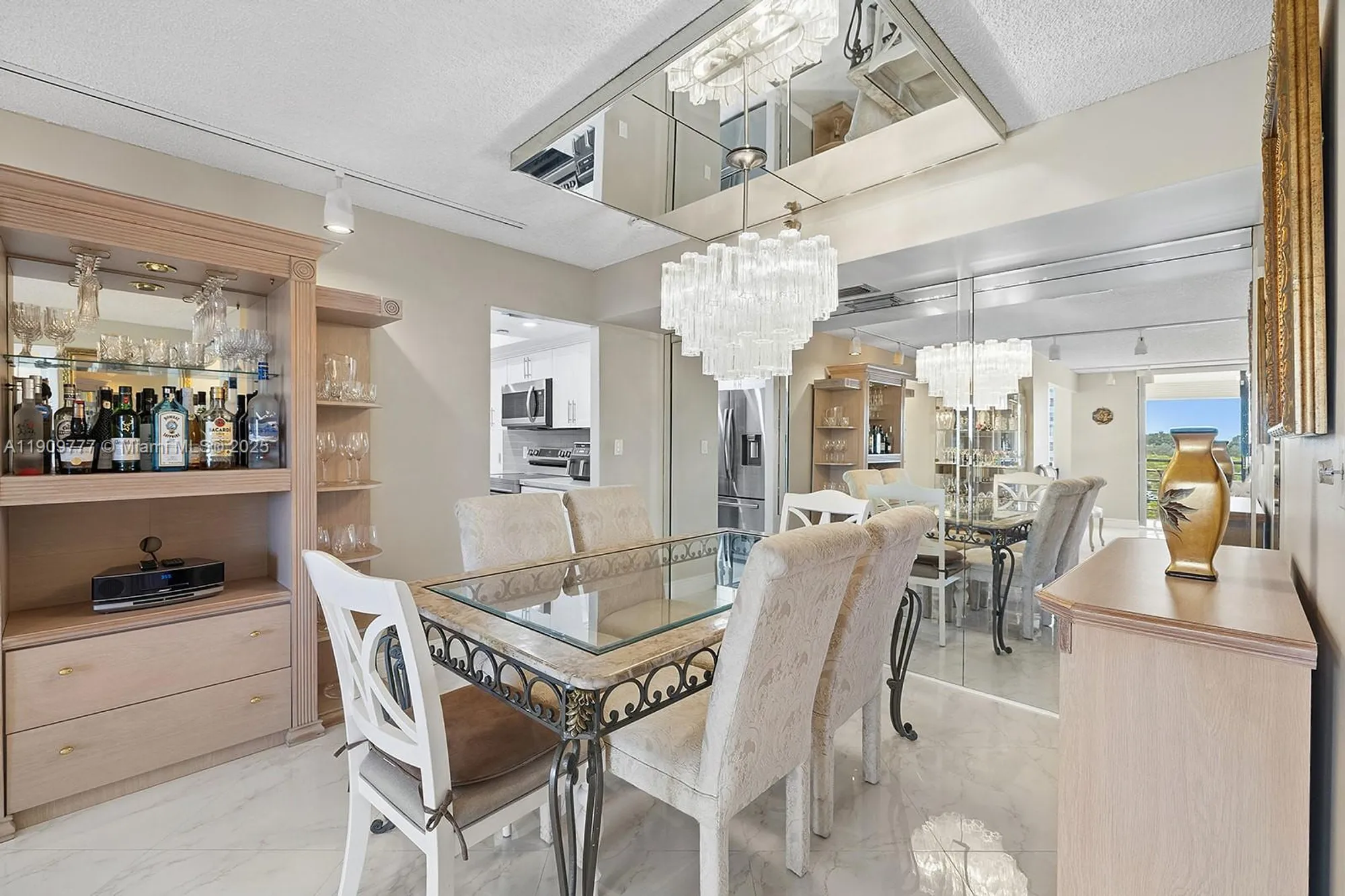 Property Slideshow image 14 of 38 | 1000 saint charles pl 417, Pembroke Pines, FL, 33026