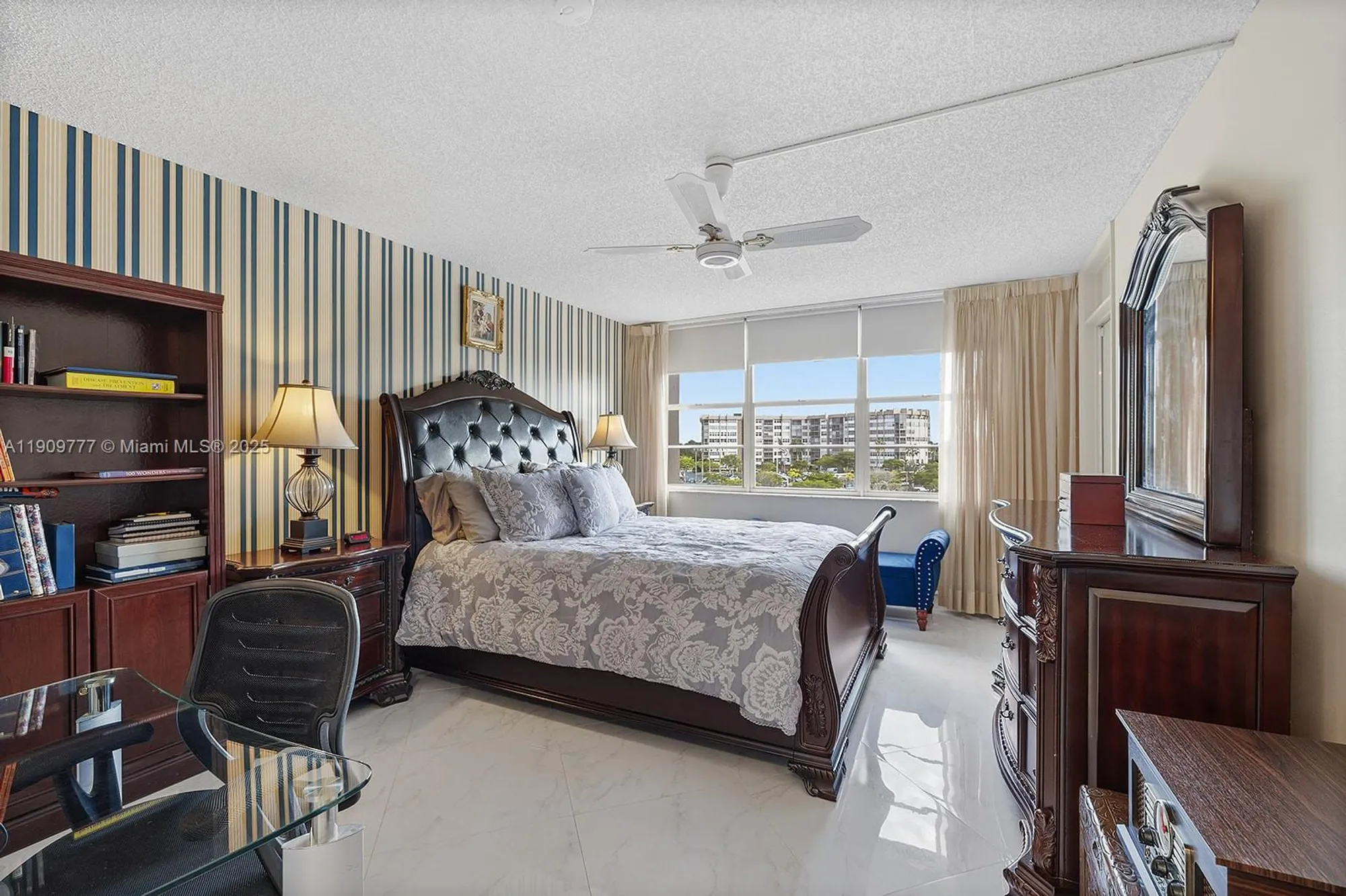 Property Slideshow image 15 of 38 | 1000 saint charles pl 417, Pembroke Pines, FL, 33026