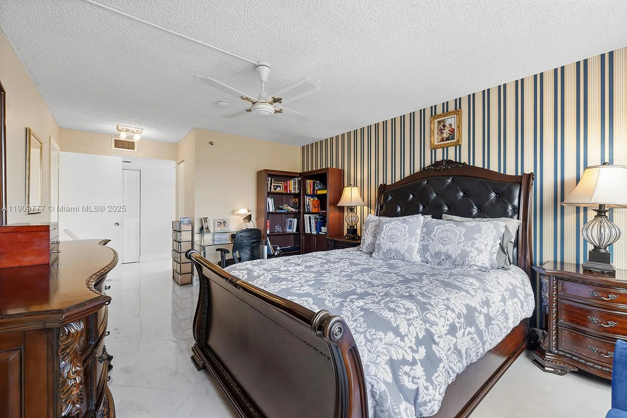 Property Slideshow image 16 of 38 | 1000 saint charles pl 417, Pembroke Pines, FL, 33026