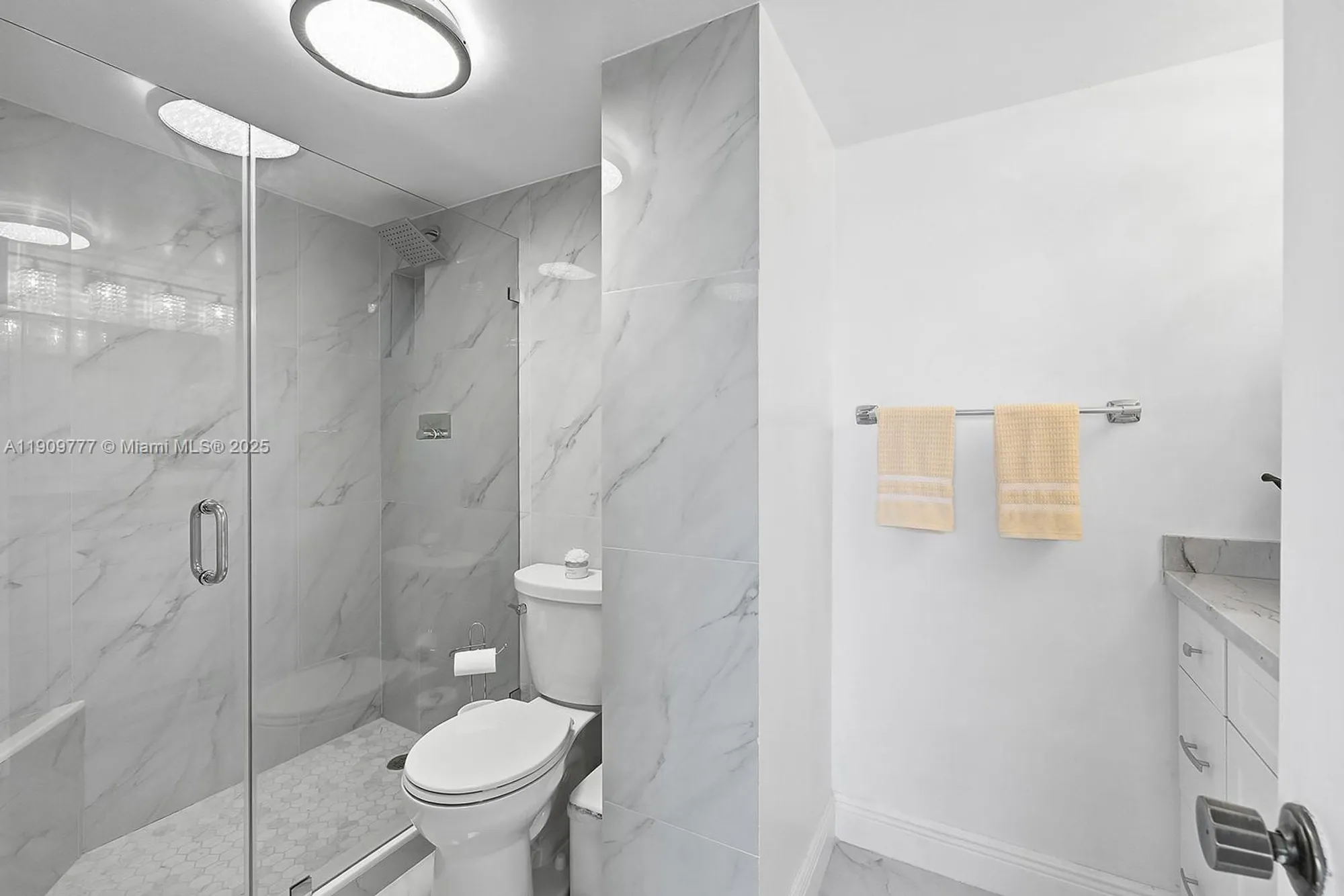 Property Slideshow image 19 of 38 | 1000 saint charles pl 417, Pembroke Pines, FL, 33026