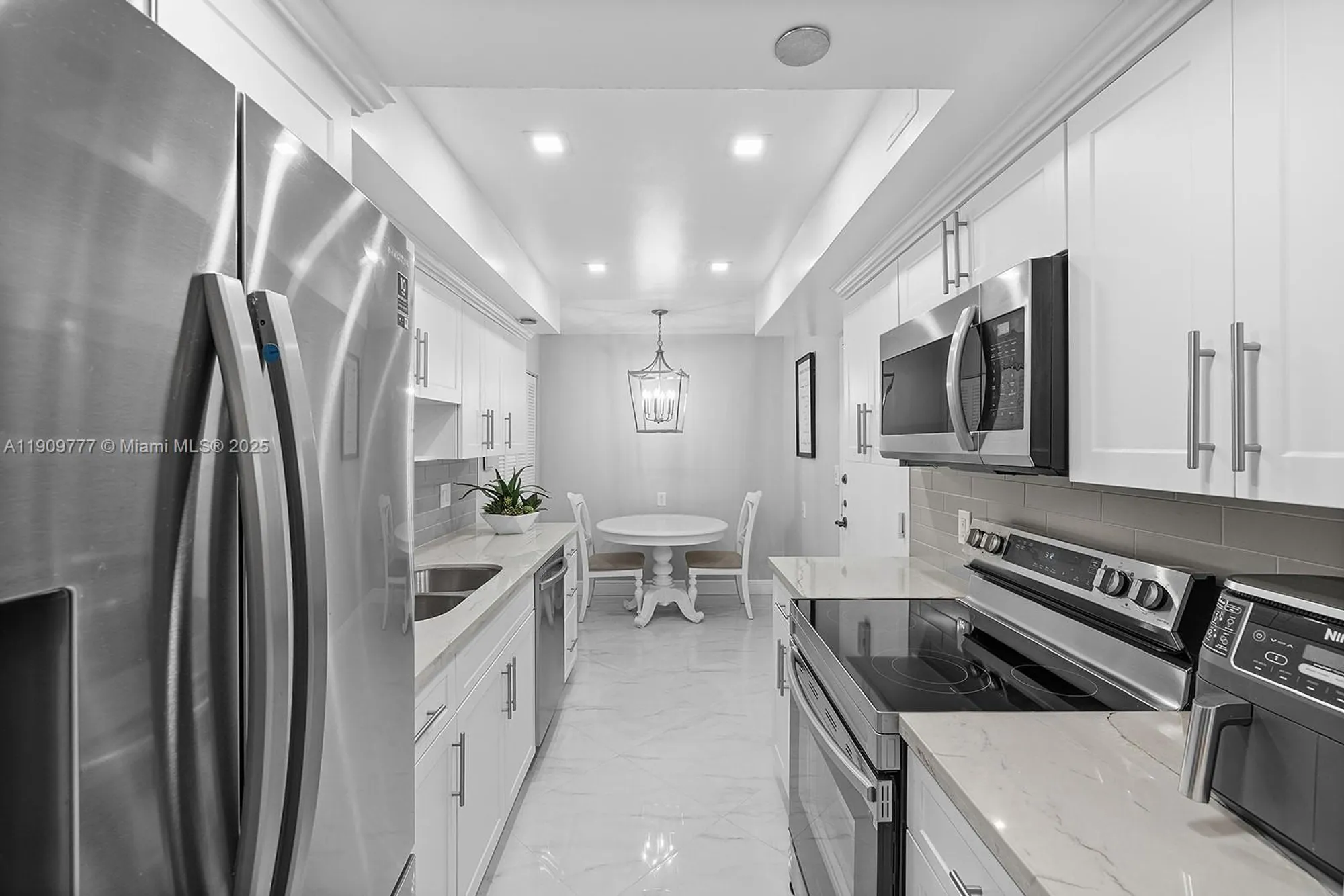 Property Slideshow image 10 of 38 | 1000 saint charles pl 417, Pembroke Pines, FL, 33026