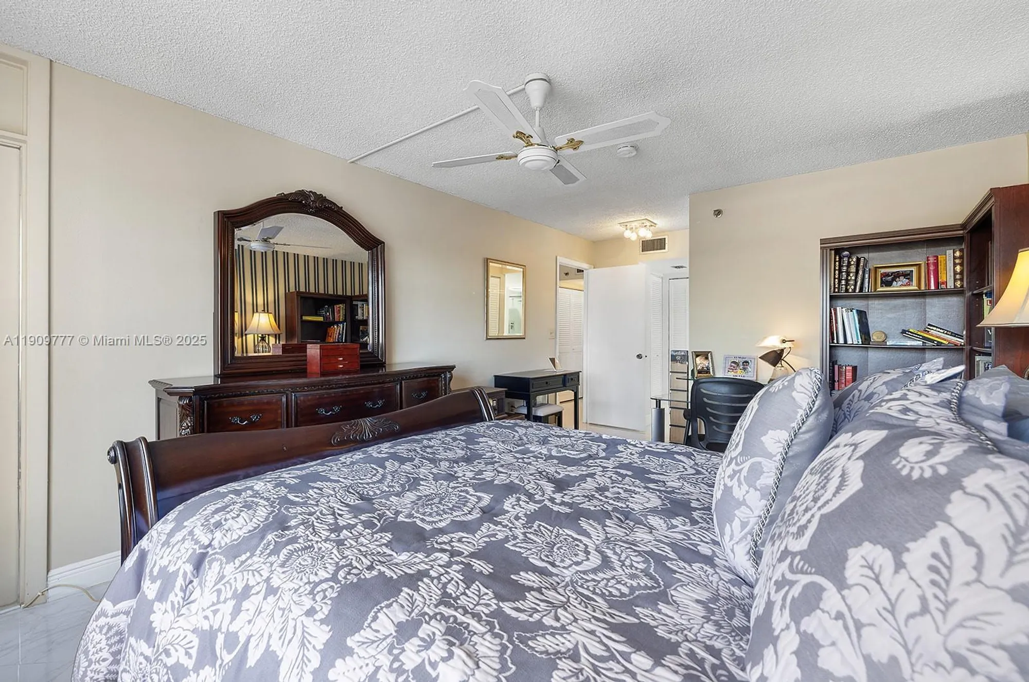Property Slideshow image 24 of 38 | 1000 saint charles pl 417, Pembroke Pines, FL, 33026