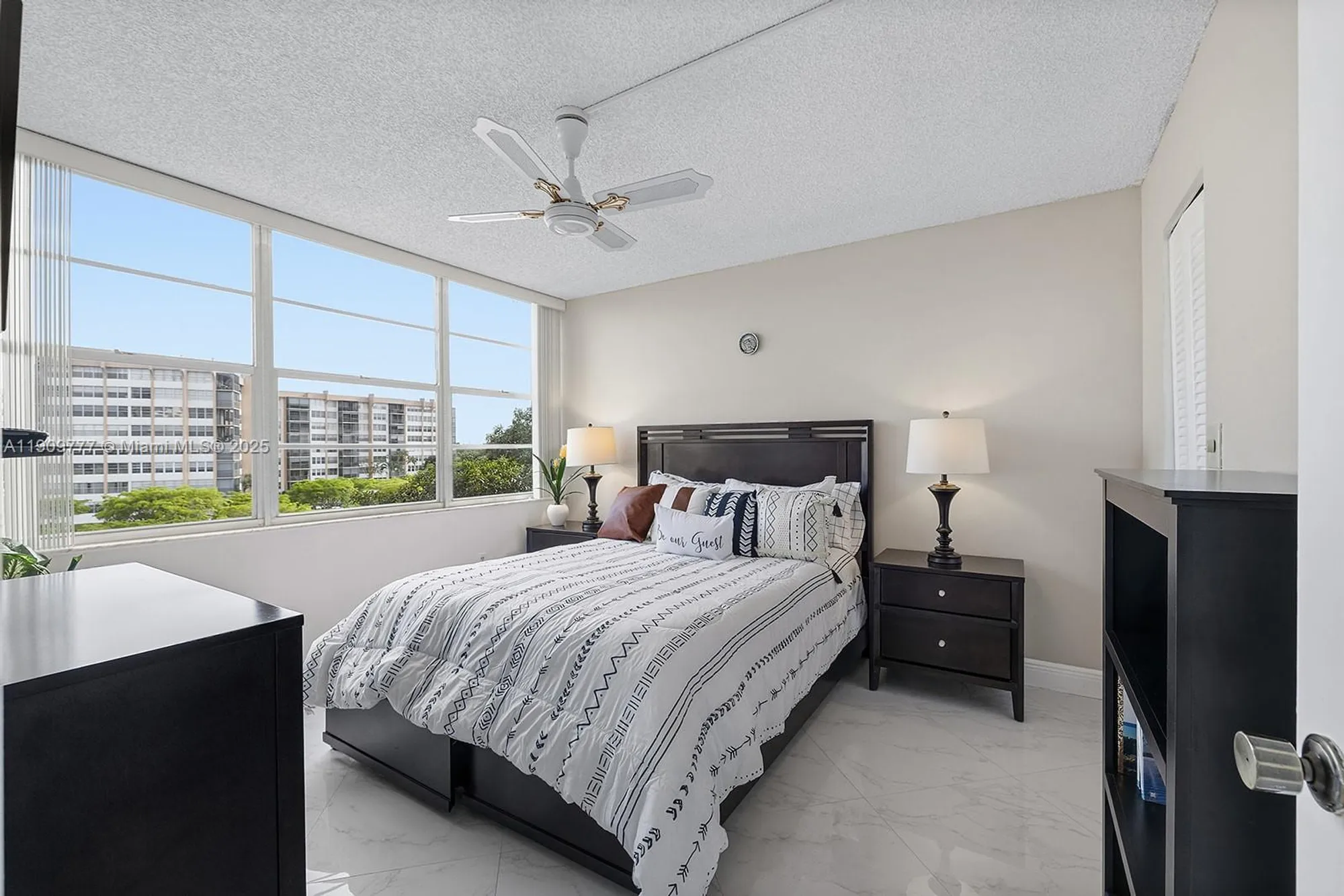 Property Slideshow image 20 of 38 | 1000 saint charles pl 417, Pembroke Pines, FL, 33026