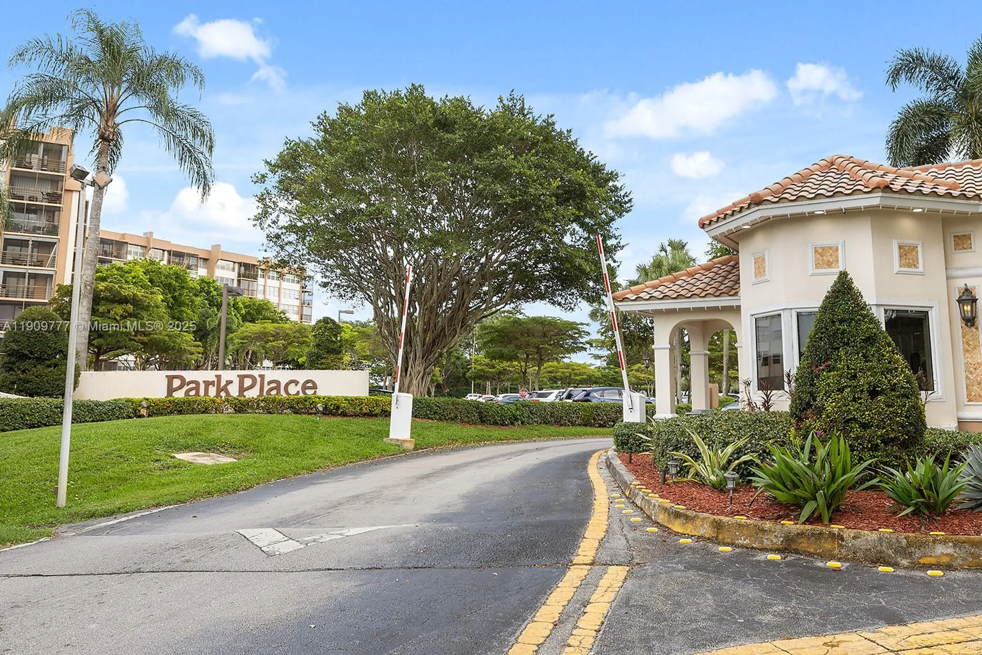 Property Slideshow image 34 of 38 | 1000 saint charles pl 417, Pembroke Pines, FL, 33026