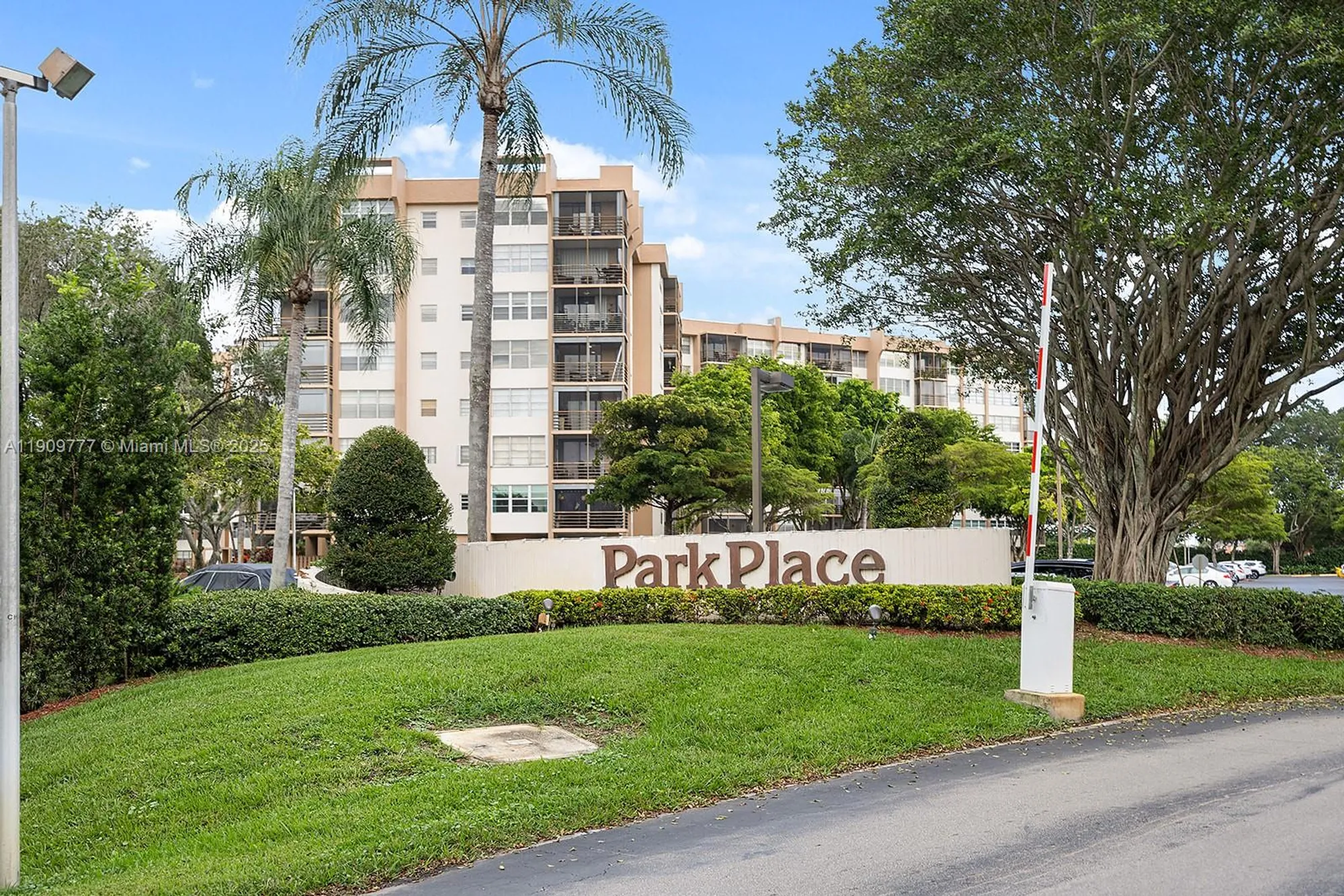 Property Slideshow image 36 of 38 | 1000 saint charles pl 417, Pembroke Pines, FL, 33026