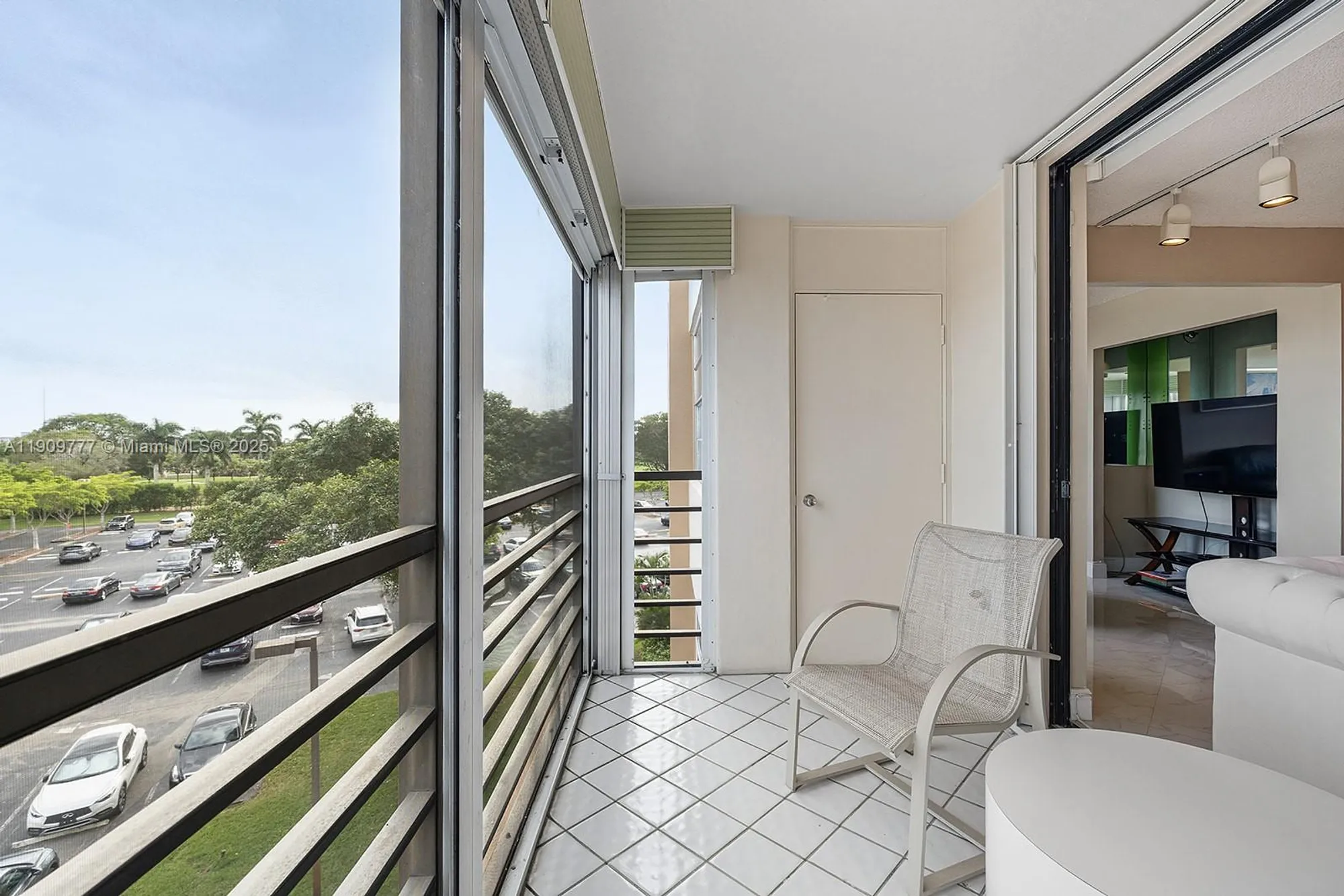 Property Slideshow image 31 of 38 | 1000 saint charles pl 417, Pembroke Pines, FL, 33026