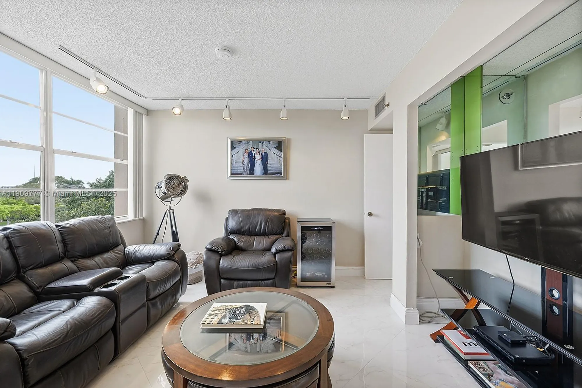 Property Slideshow image 6 of 38 | 1000 saint charles pl 417, Pembroke Pines, FL, 33026
