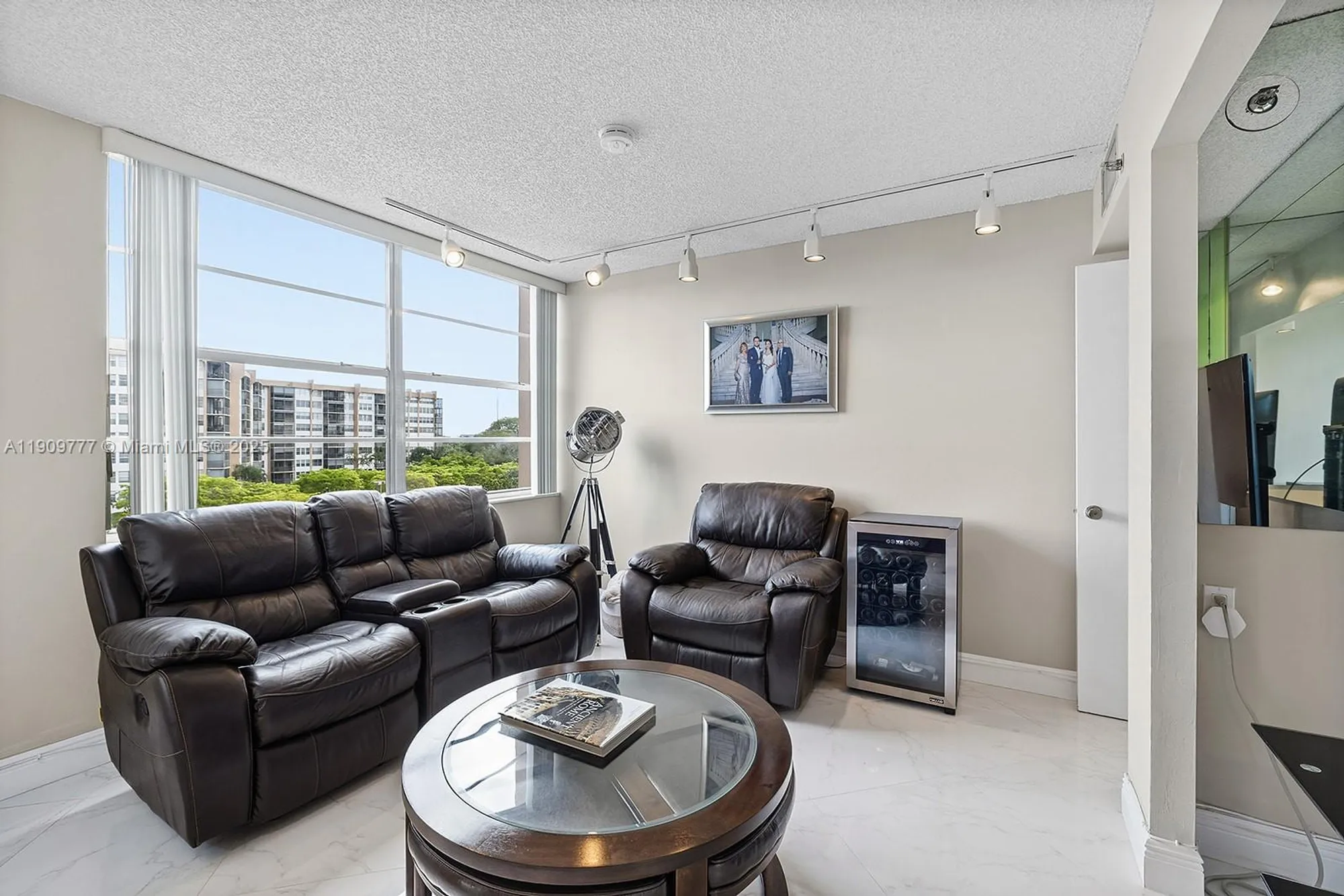 Property Slideshow image 7 of 38 | 1000 saint charles pl 417, Pembroke Pines, FL, 33026