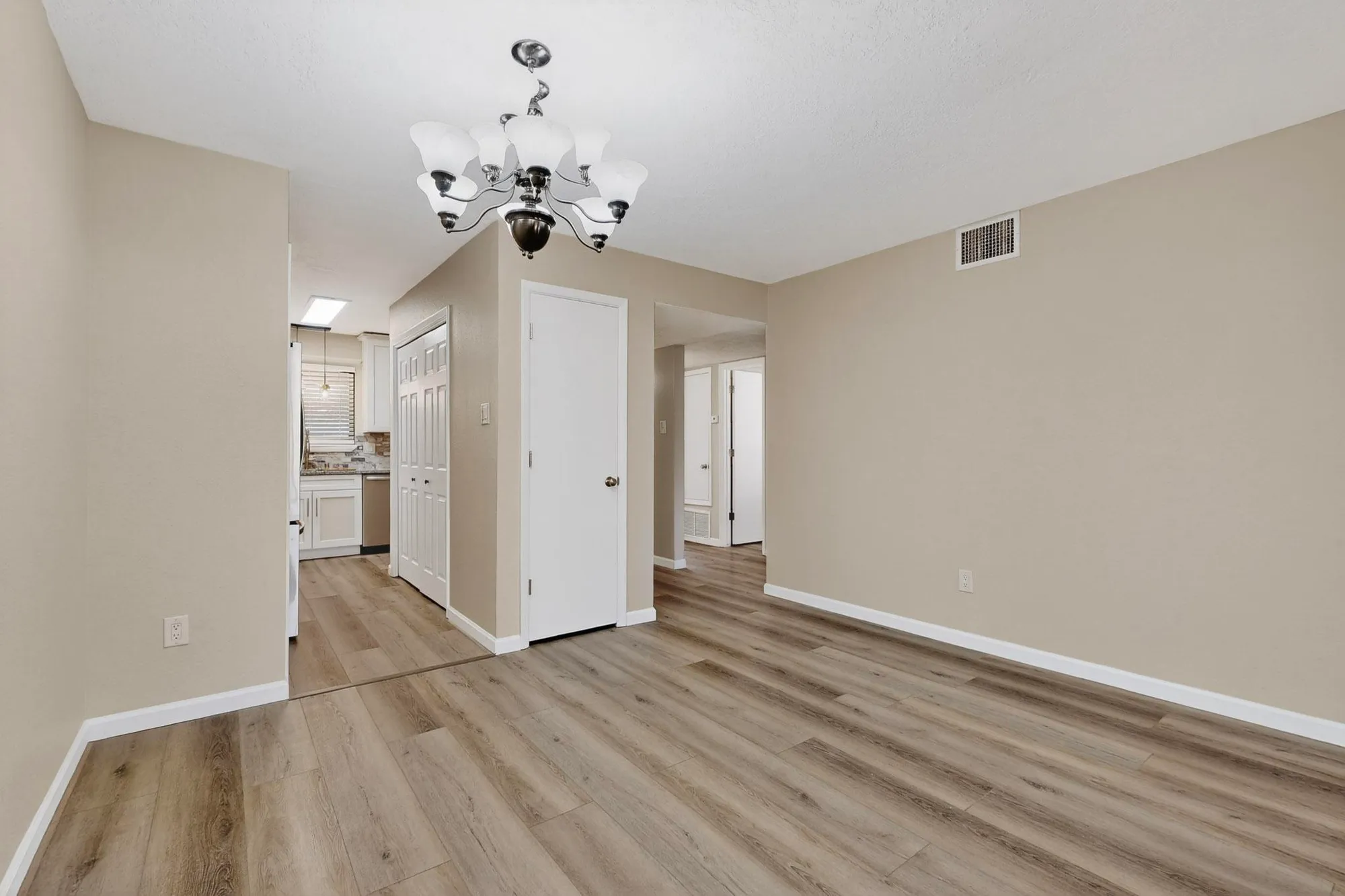 Property Slideshow image 12 of 38 | 1330 grande blvd g, Rio Rancho, NM, 87124