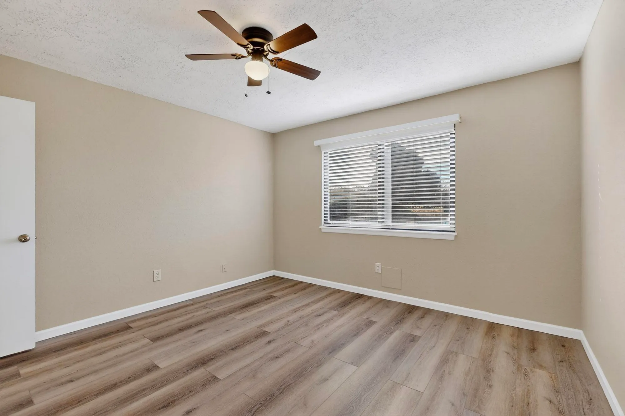 Property Slideshow image 22 of 38 | 1330 grande blvd g, Rio Rancho, NM, 87124