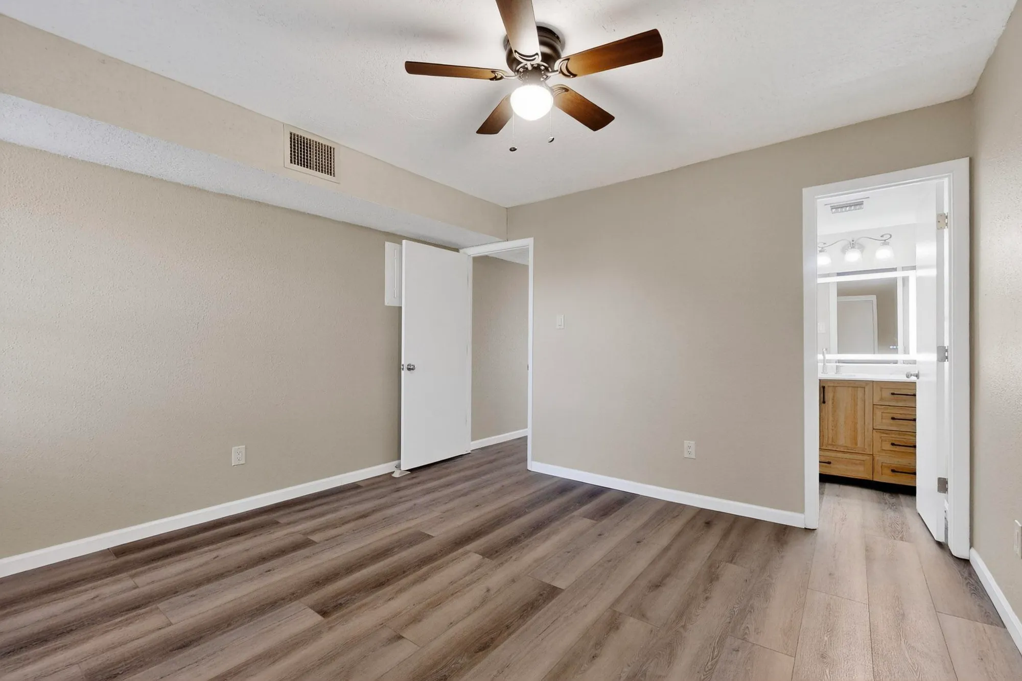 Property Slideshow image 30 of 38 | 1330 grande blvd g, Rio Rancho, NM, 87124