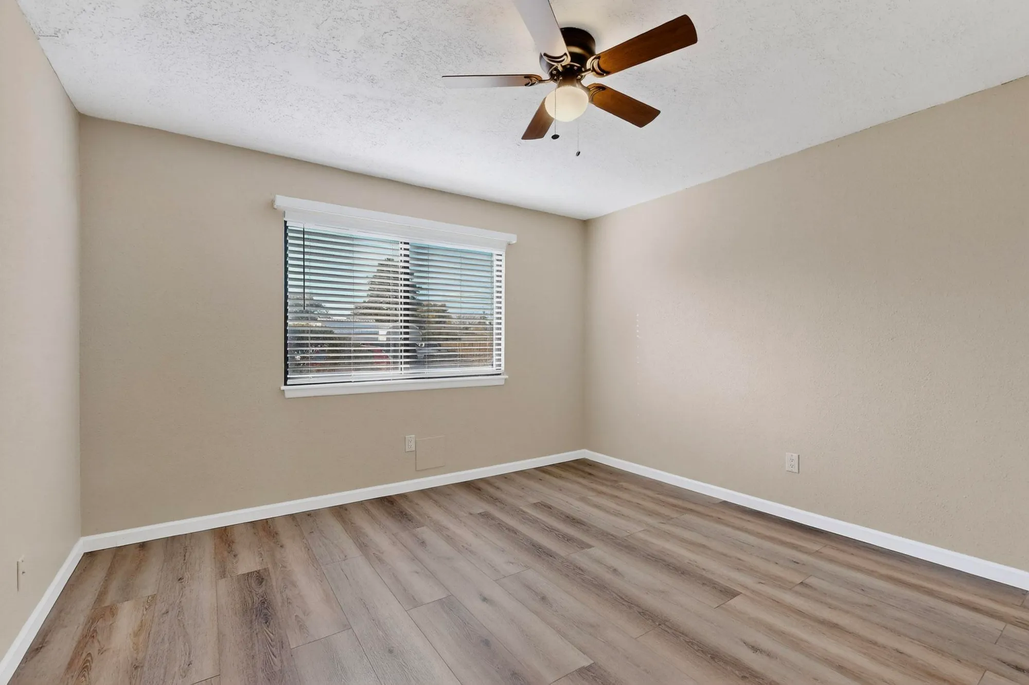 Property Slideshow image 31 of 38 | 1330 grande blvd g, Rio Rancho, NM, 87124