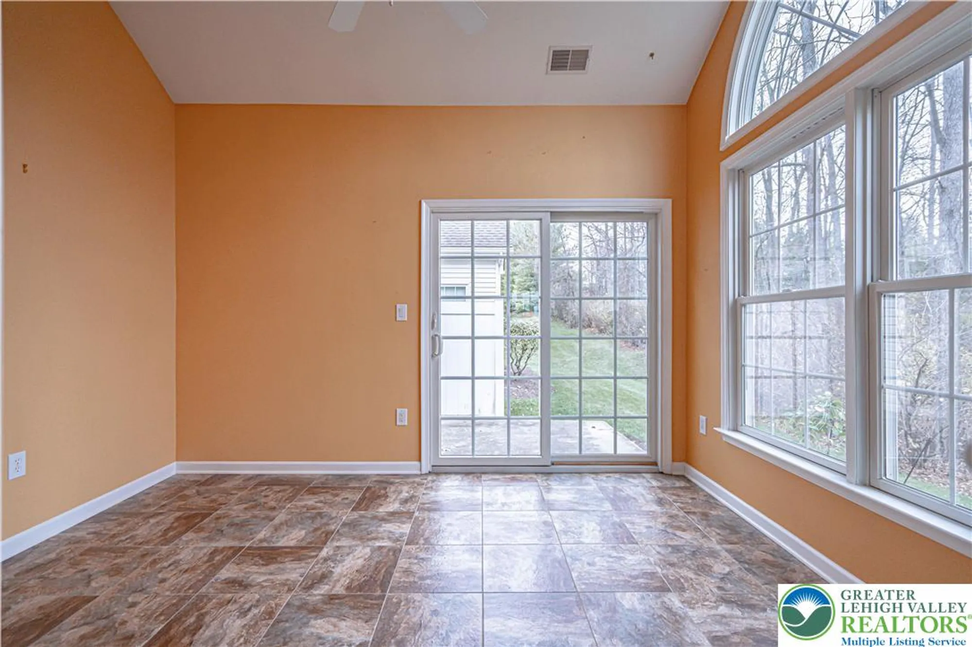 Property Slideshow image 17 of 39 | 5041 saw grass dr, Northampton, PA, 18067