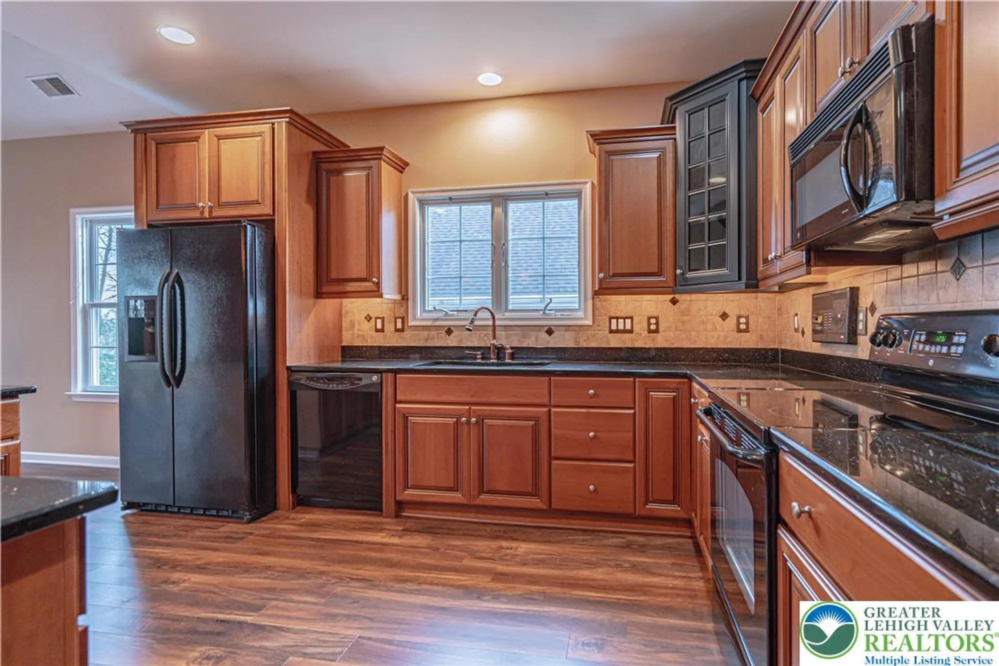 Property Slideshow image 10 of 39 | 5041 saw grass dr, Northampton, PA, 18067
