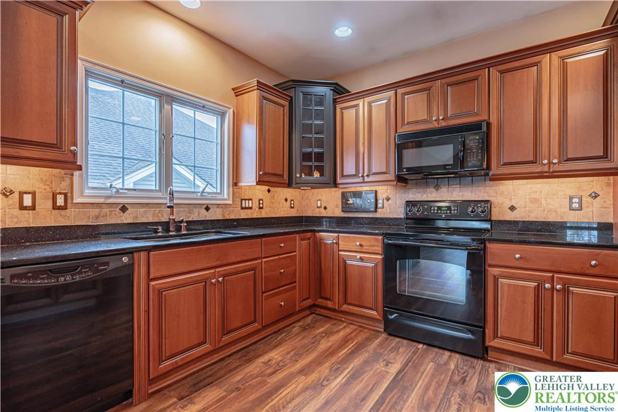 Property Slideshow image 11 of 39 | 5041 saw grass dr, Northampton, PA, 18067