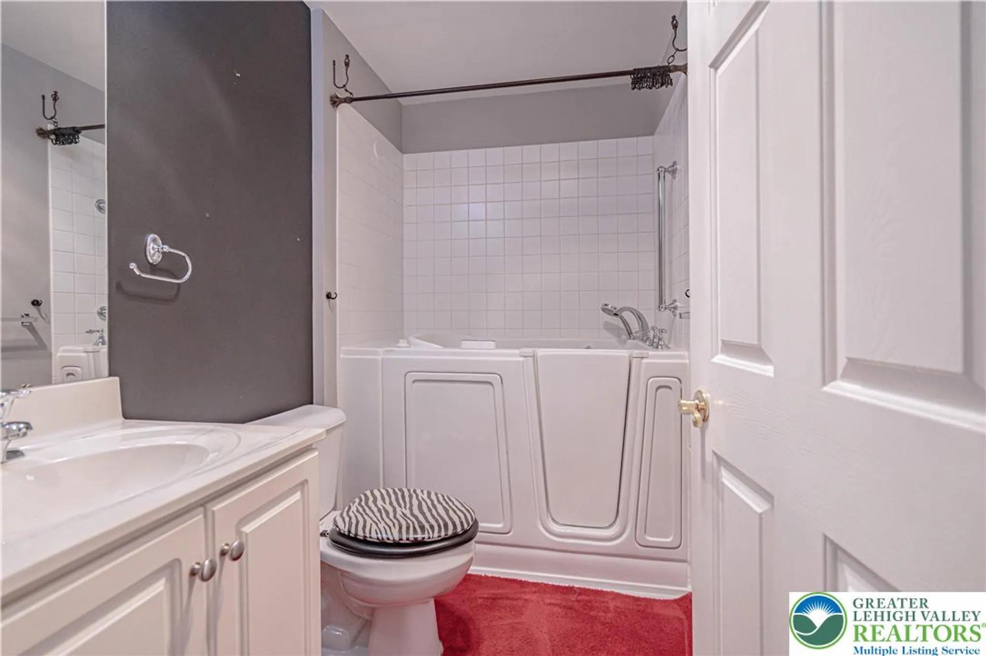 Property Slideshow image 25 of 39 | 5041 saw grass dr, Northampton, PA, 18067