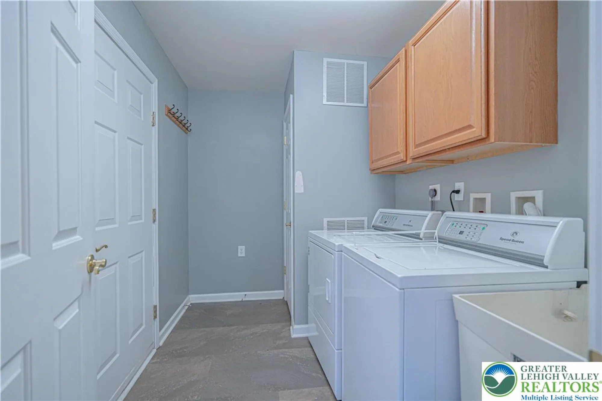 Property Slideshow image 26 of 39 | 5041 saw grass dr, Northampton, PA, 18067