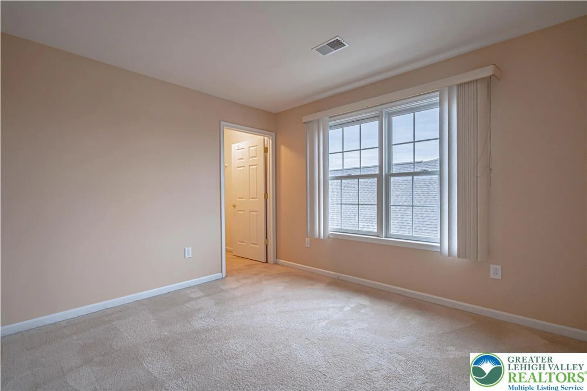 Property Slideshow image 27 of 39 | 5041 saw grass dr, Northampton, PA, 18067
