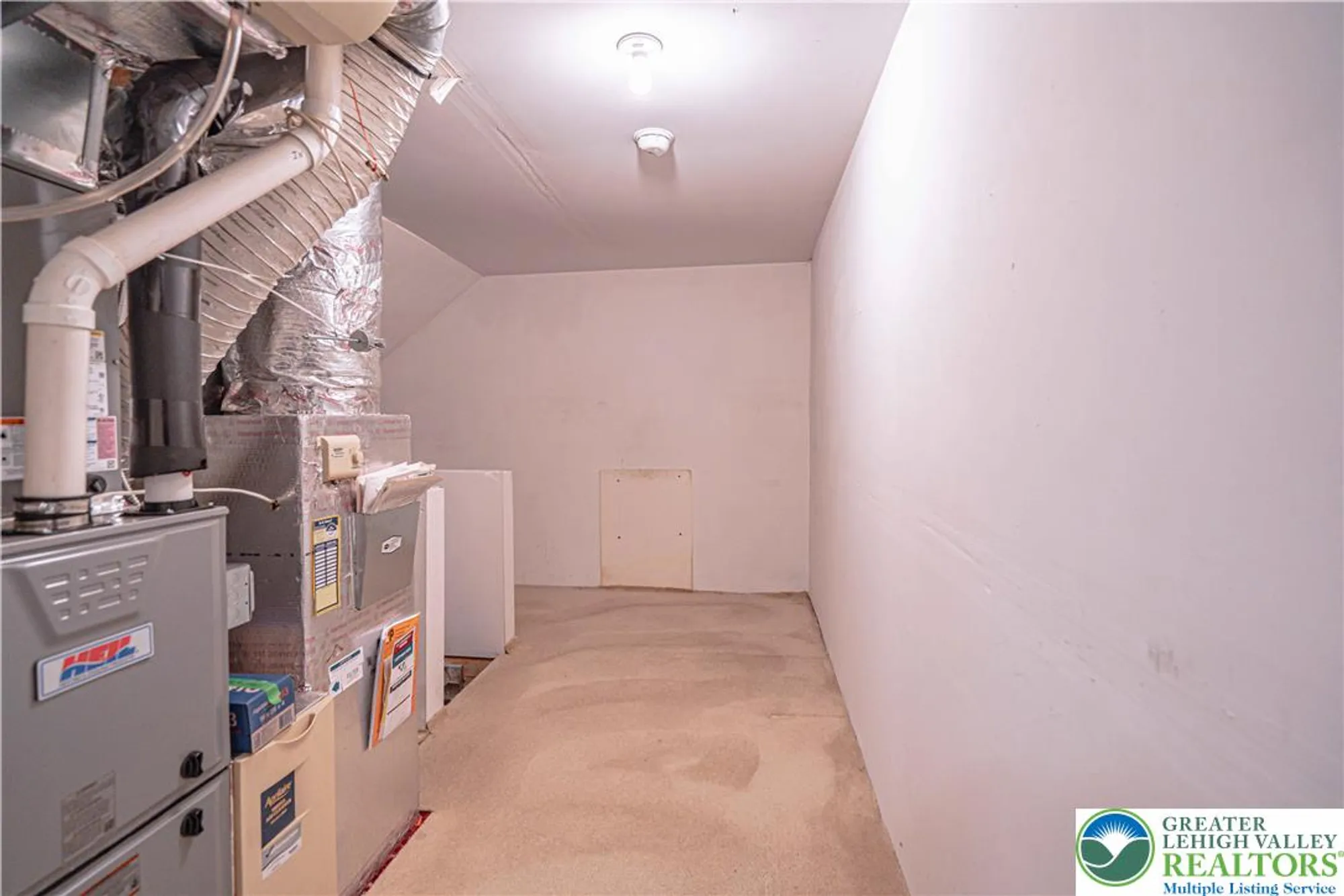 Property Slideshow image 35 of 39 | 5041 saw grass dr, Northampton, PA, 18067