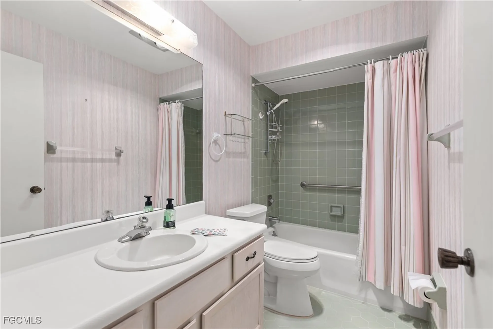 Property Slideshow image 13 of 18 | 7076 e brandywine cir, Fort Myers, FL, 33919