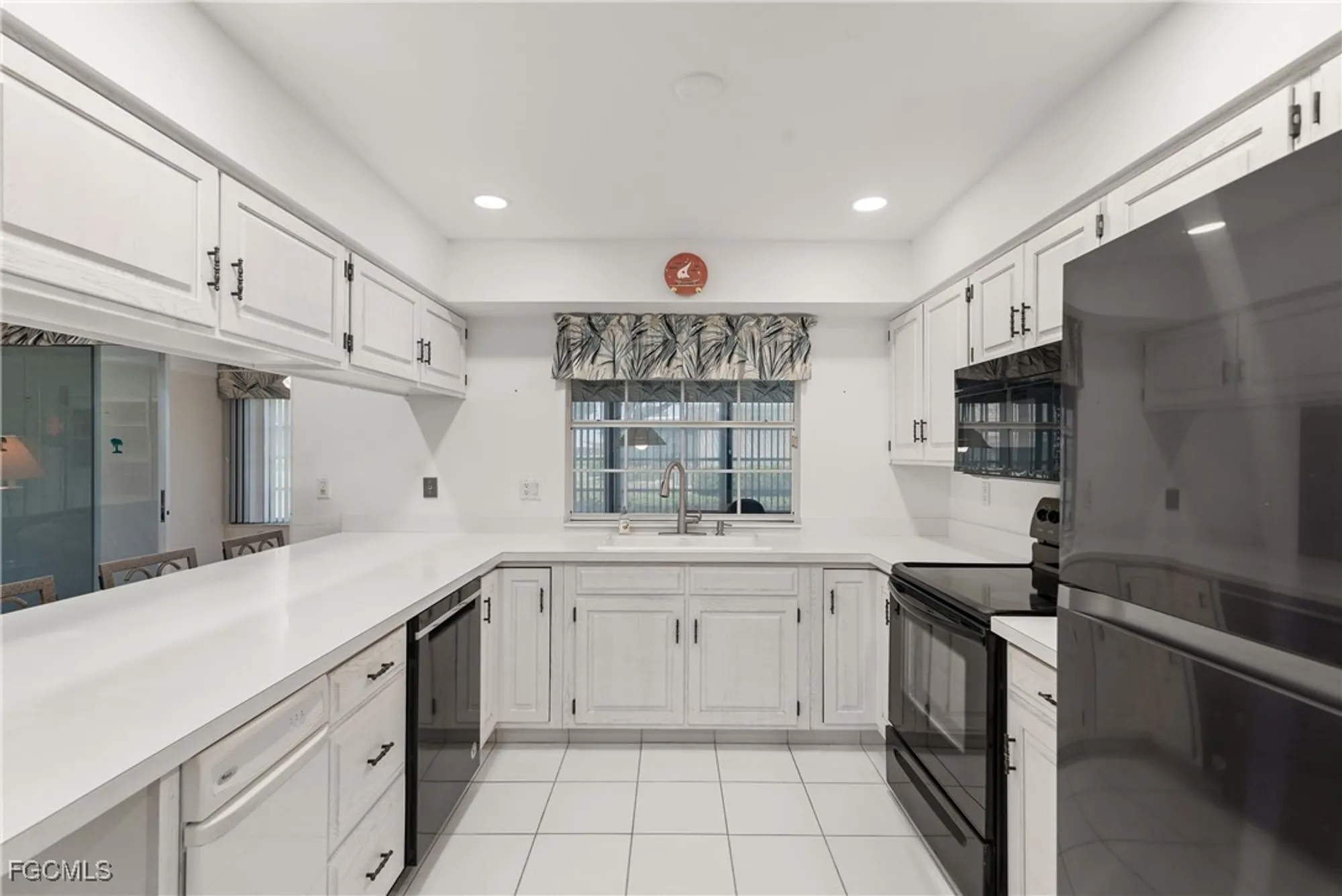 Property Slideshow image 4 of 18 | 7076 e brandywine cir, Fort Myers, FL, 33919