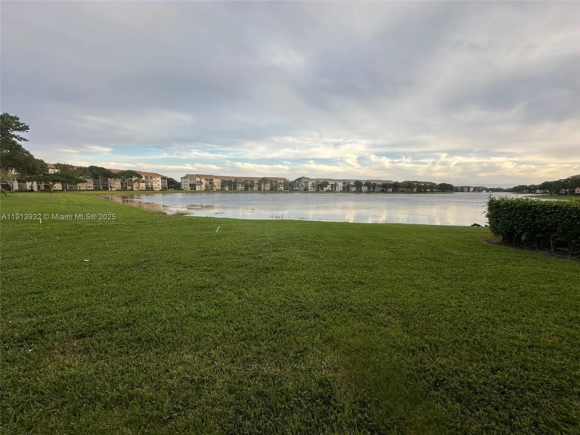 Property Slideshow image 2 of 15 | 571 sw 141st ave apt 101n, Pembroke Pines, FL, 33027