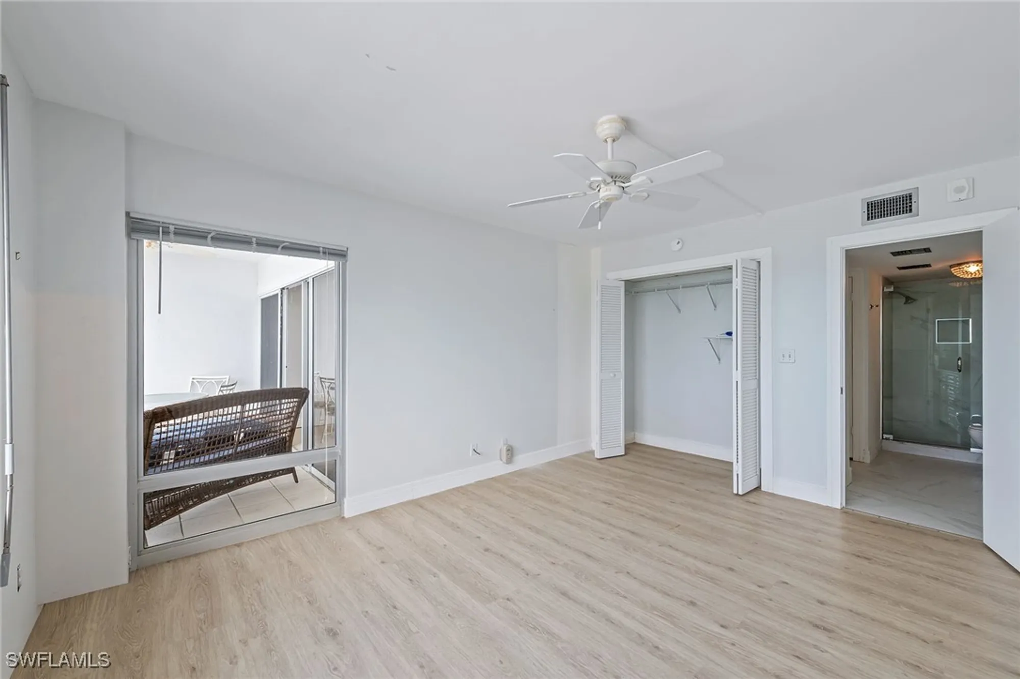 Property Slideshow image 10 of 21 | 3443 gulf shore blvd 810, Naples, FL, 34103